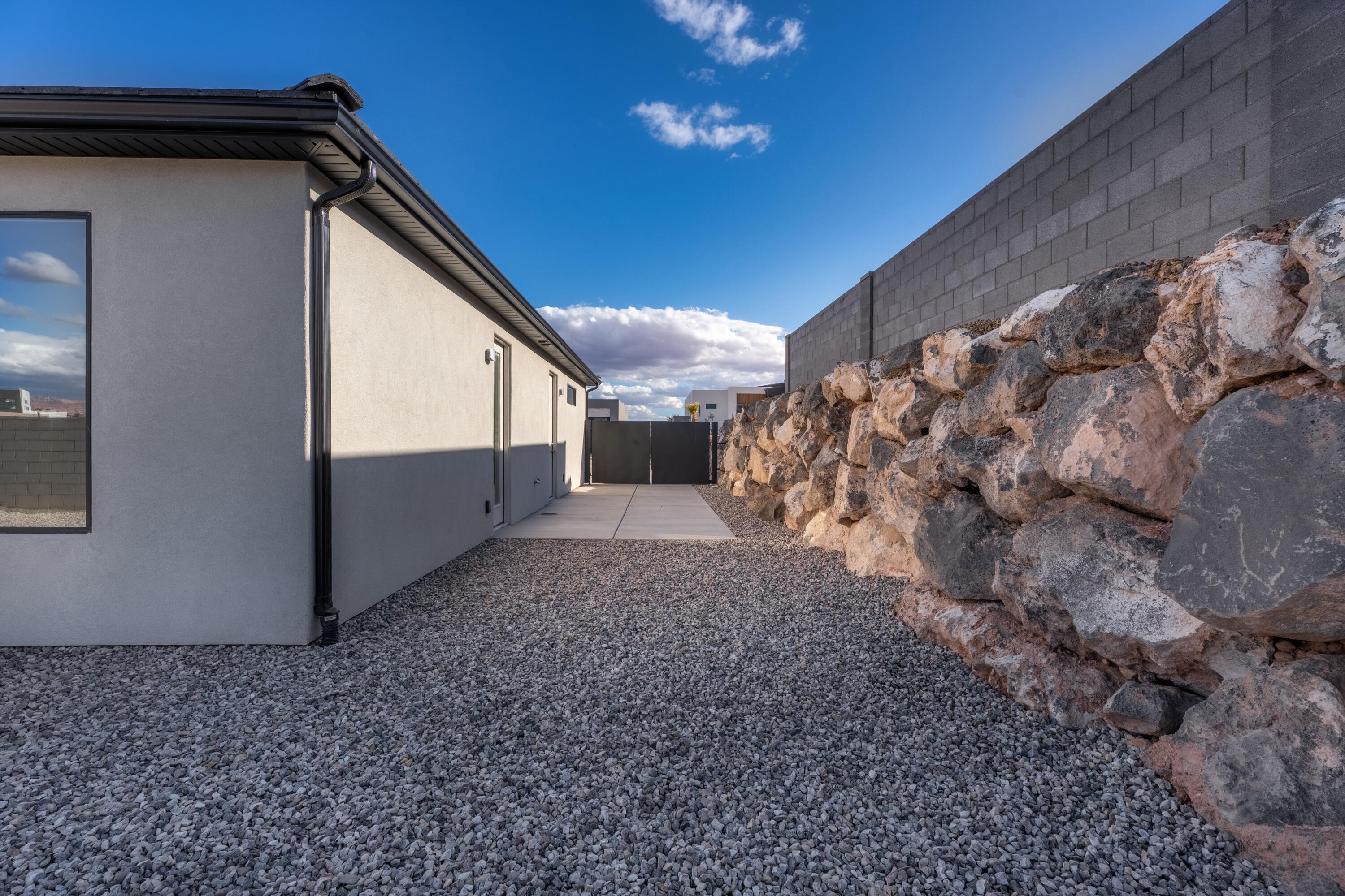 SCENIC POINTE - Residential