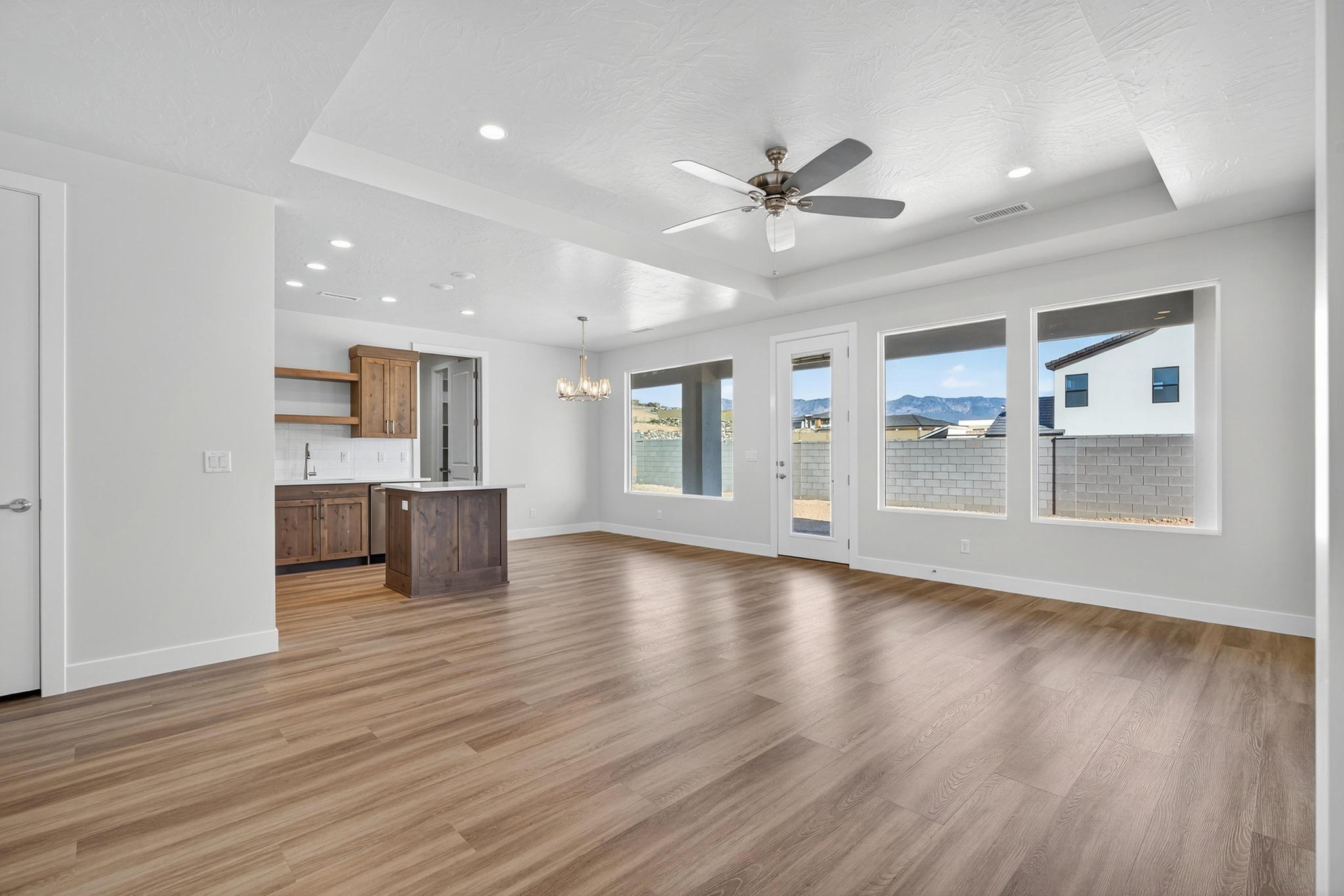 SCENIC POINTE - Residential