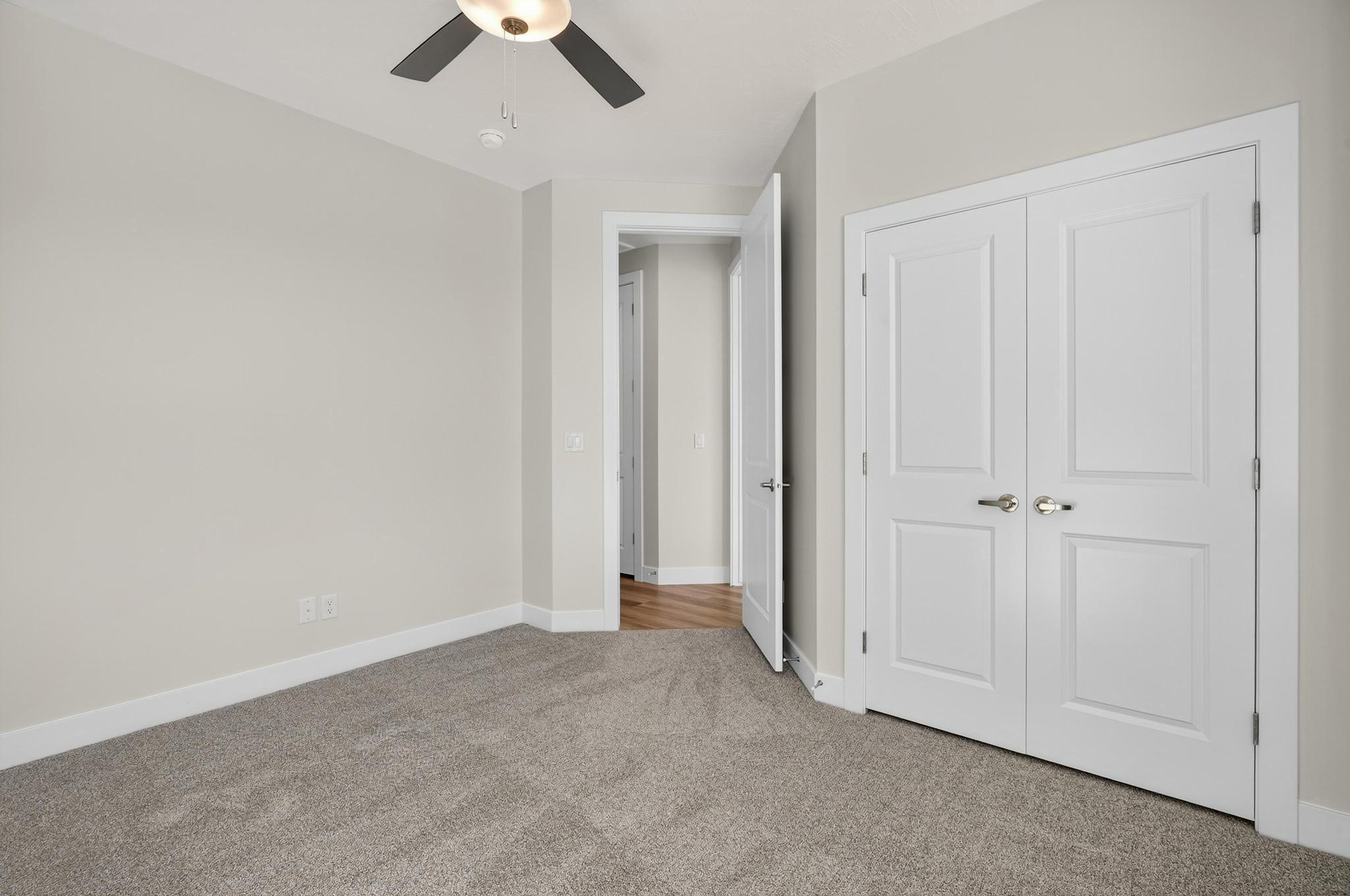 SCENIC POINTE - Residential