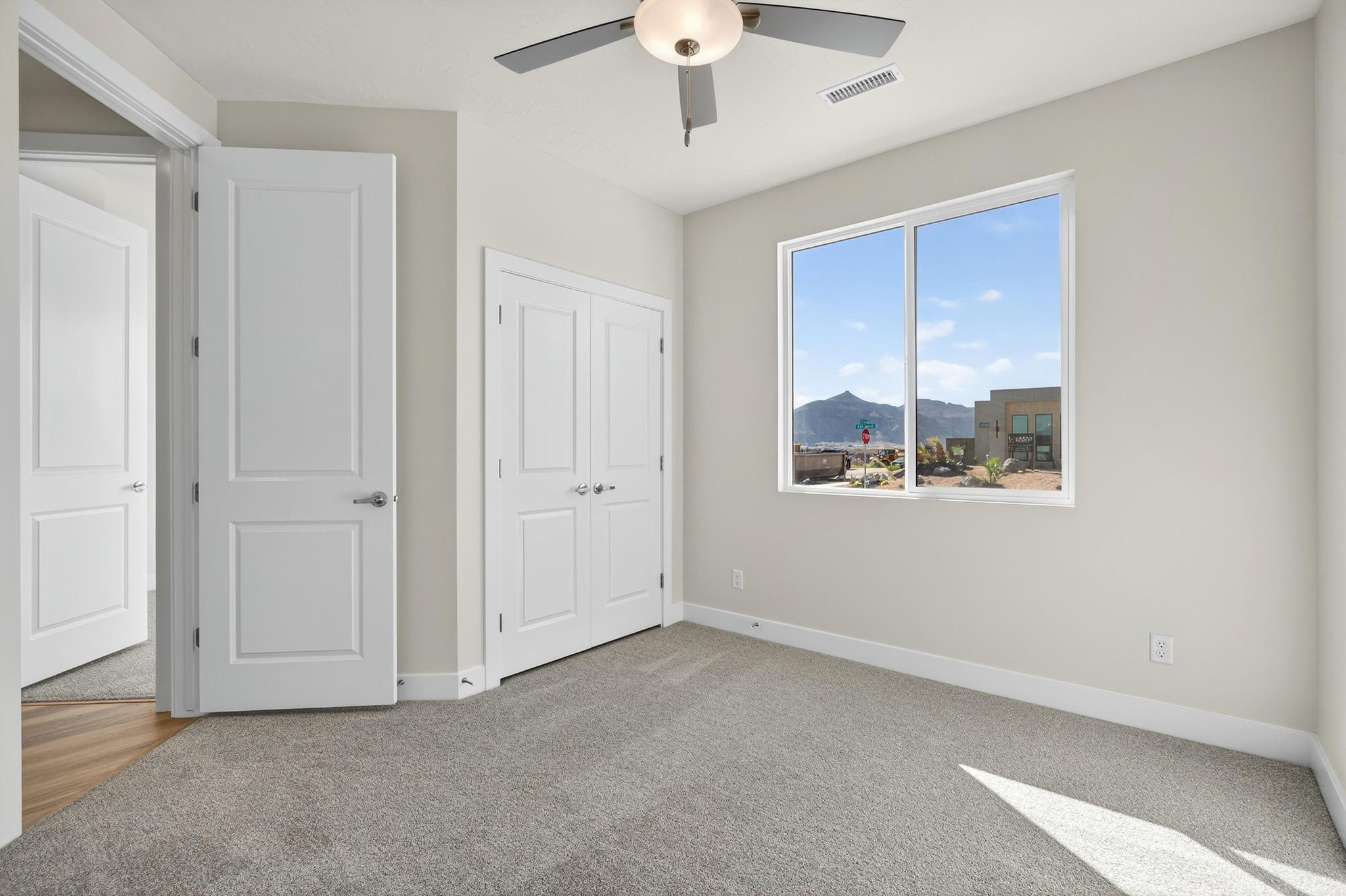 SCENIC POINTE - Residential