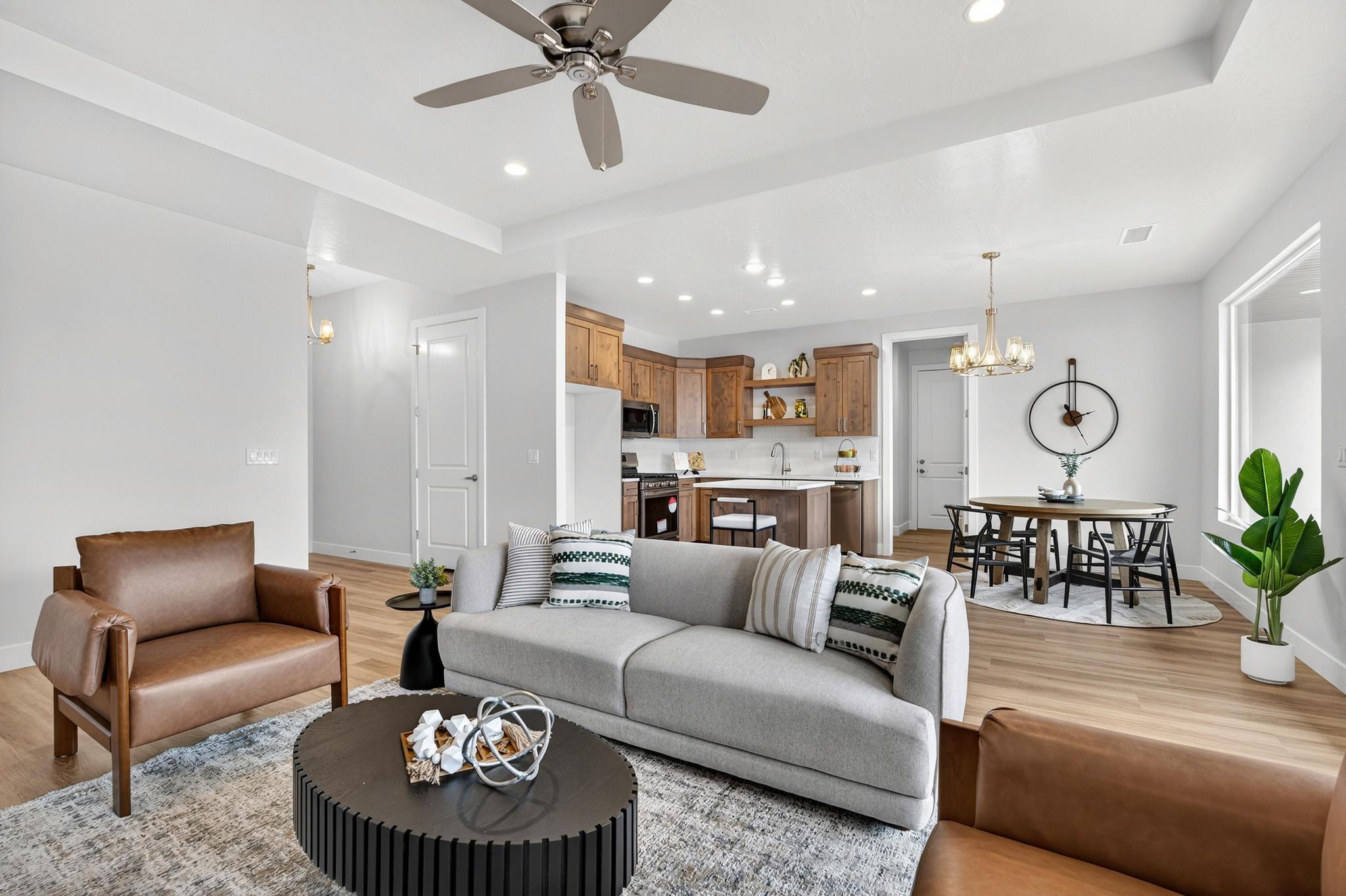 SCENIC POINTE - Residential