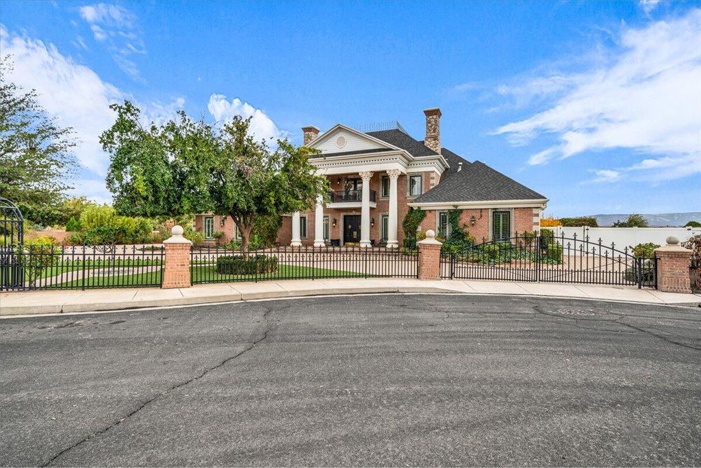 Photo of 3763 CARRIBBEAN CIR, Saint George, UT 84790 (MLS # 25-266820)