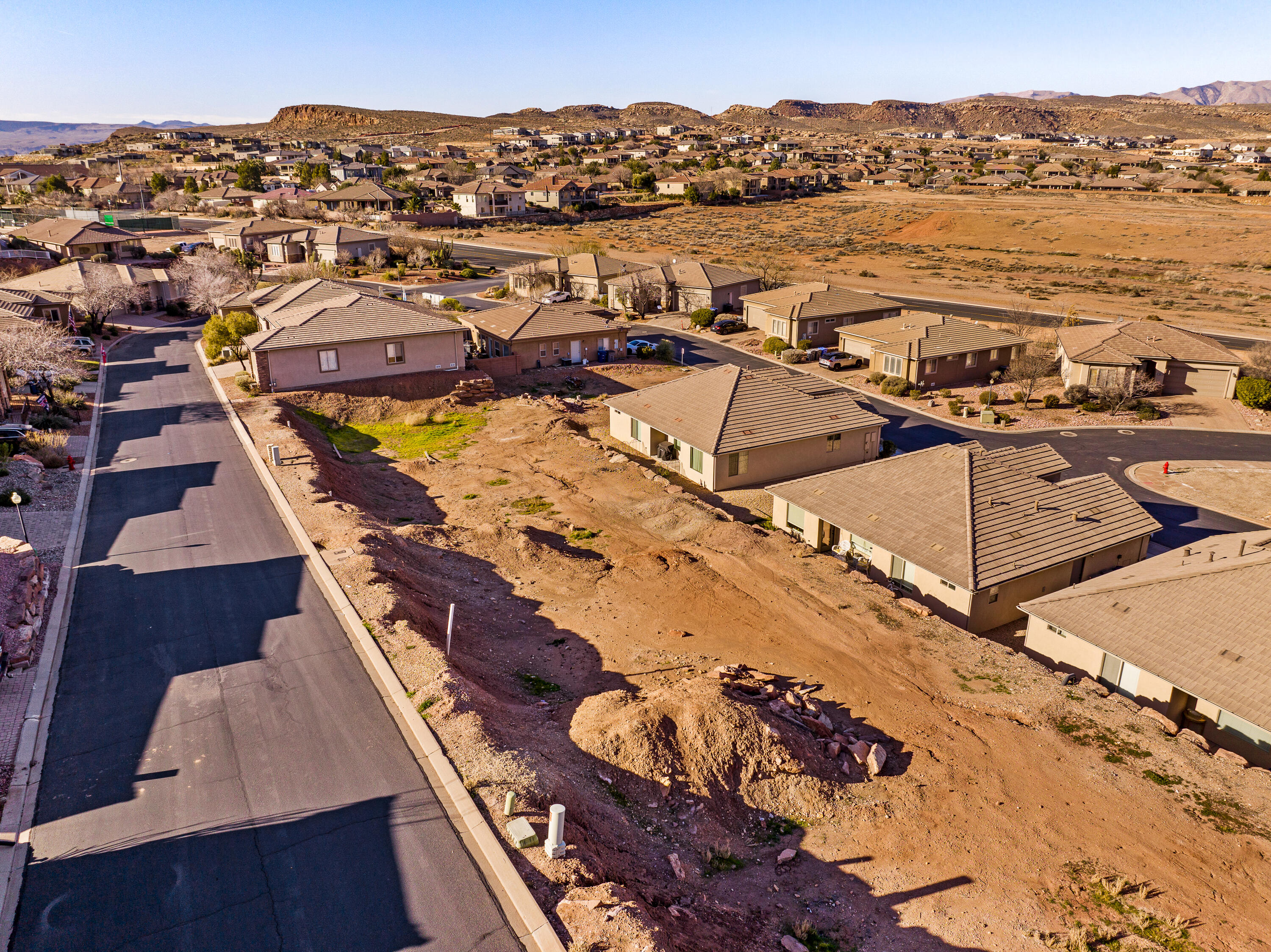 JOSHUAS AT SOUTHGATE - Land