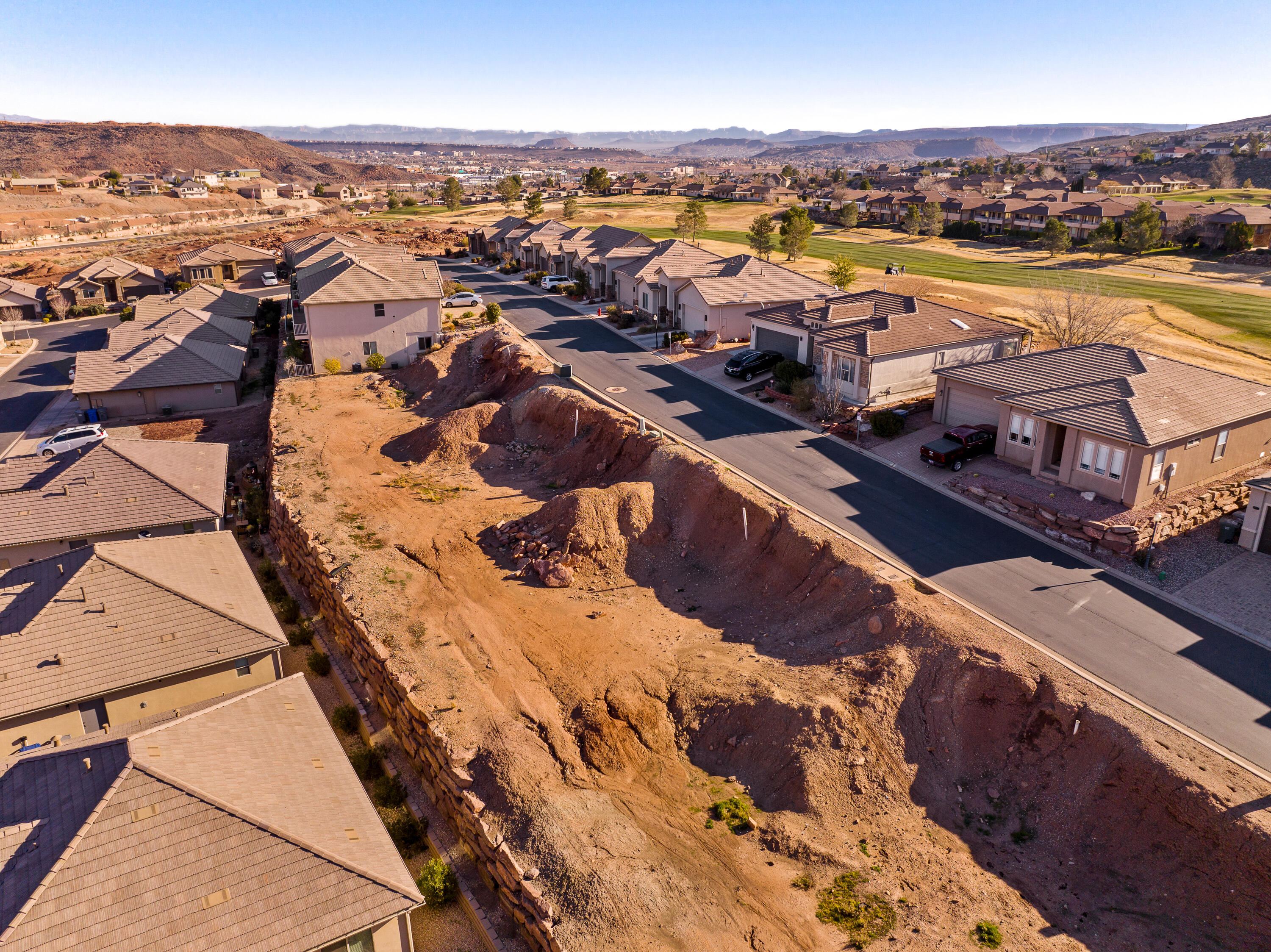 JOSHUAS AT SOUTHGATE - Land