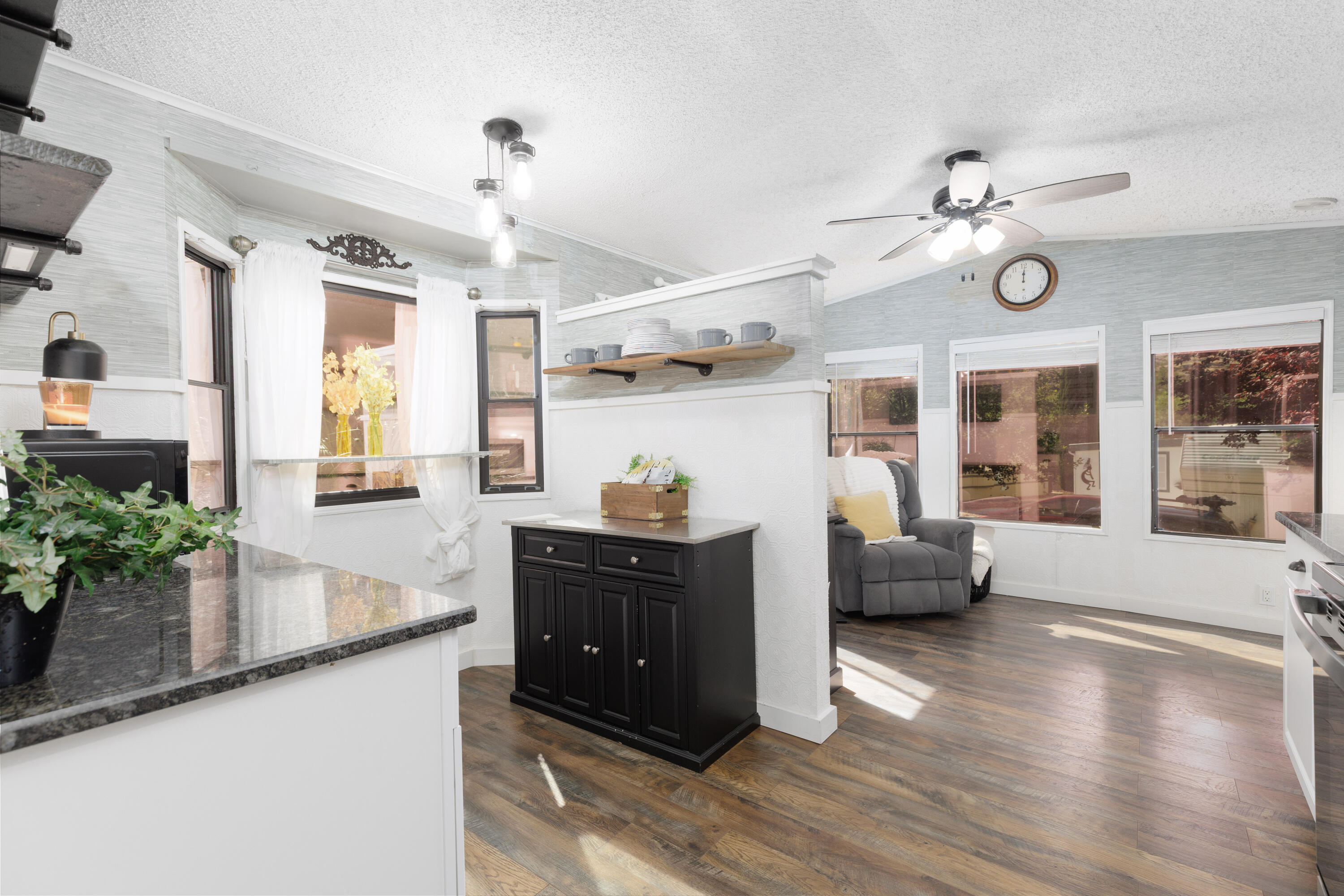 HARRISBURG LAKESIDE ESTATES - Residential