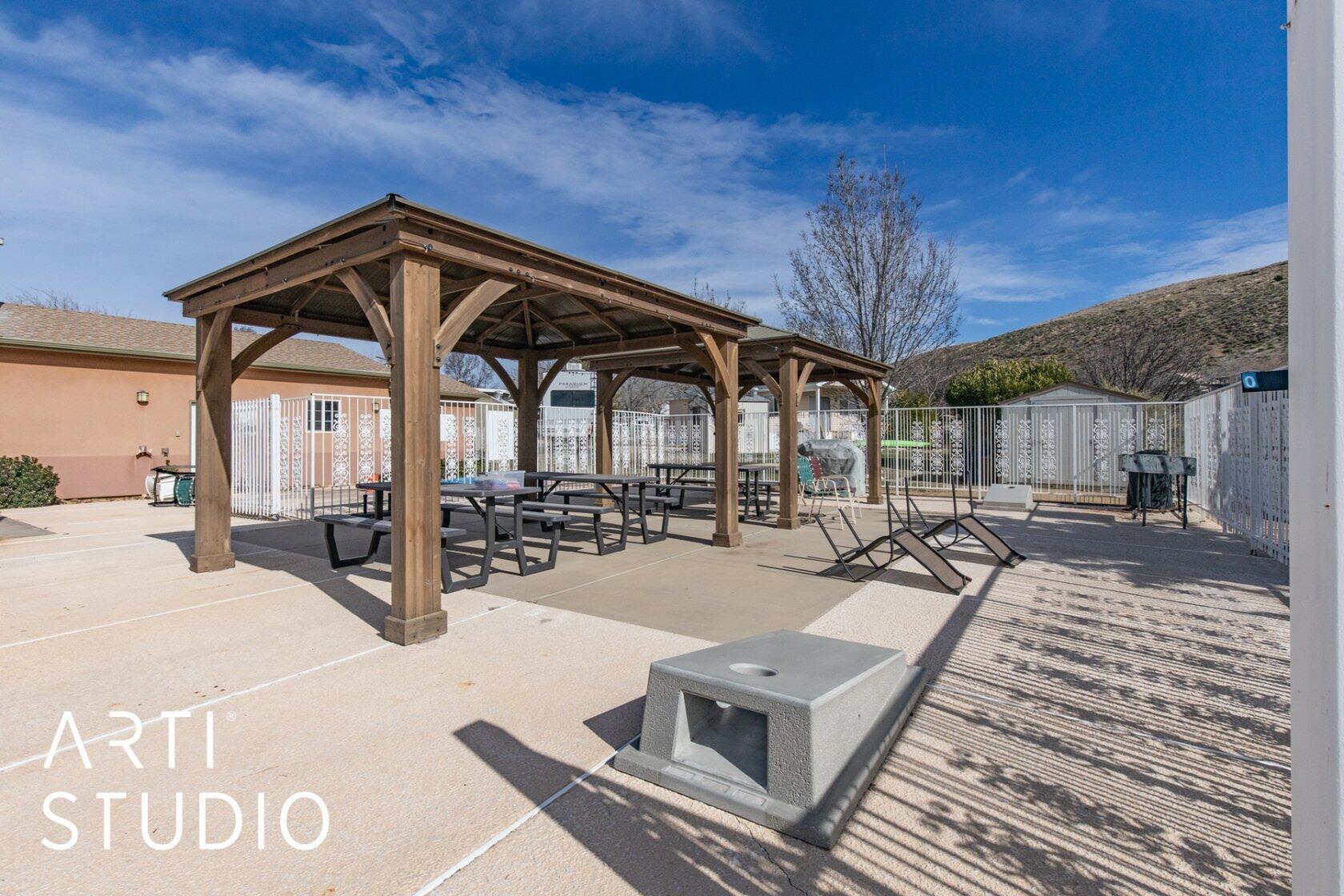 HARRISBURG LAKESIDE ESTATES - Residential