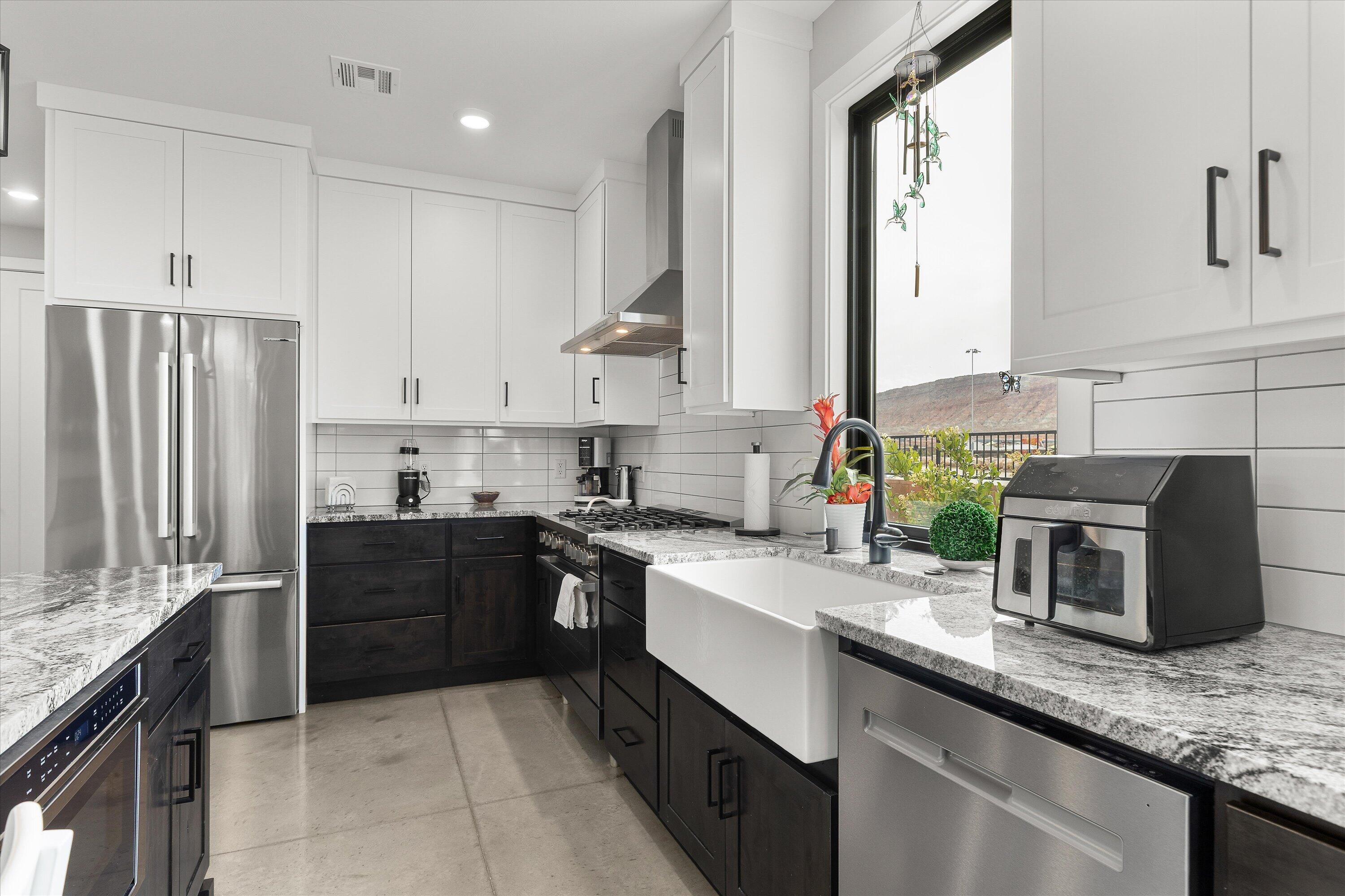 MAJESTIC HILLS - Residential