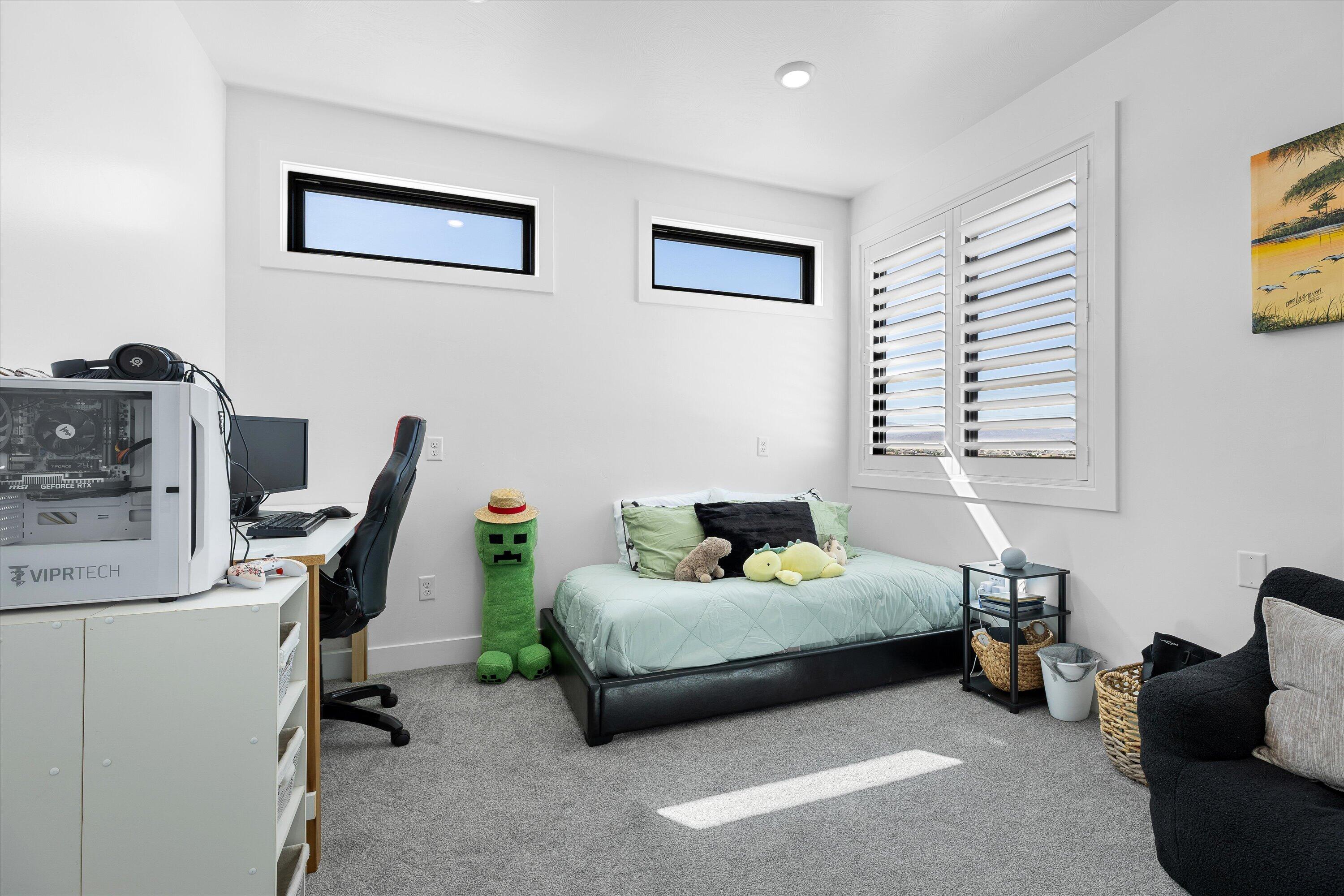 MAJESTIC HILLS - Residential
