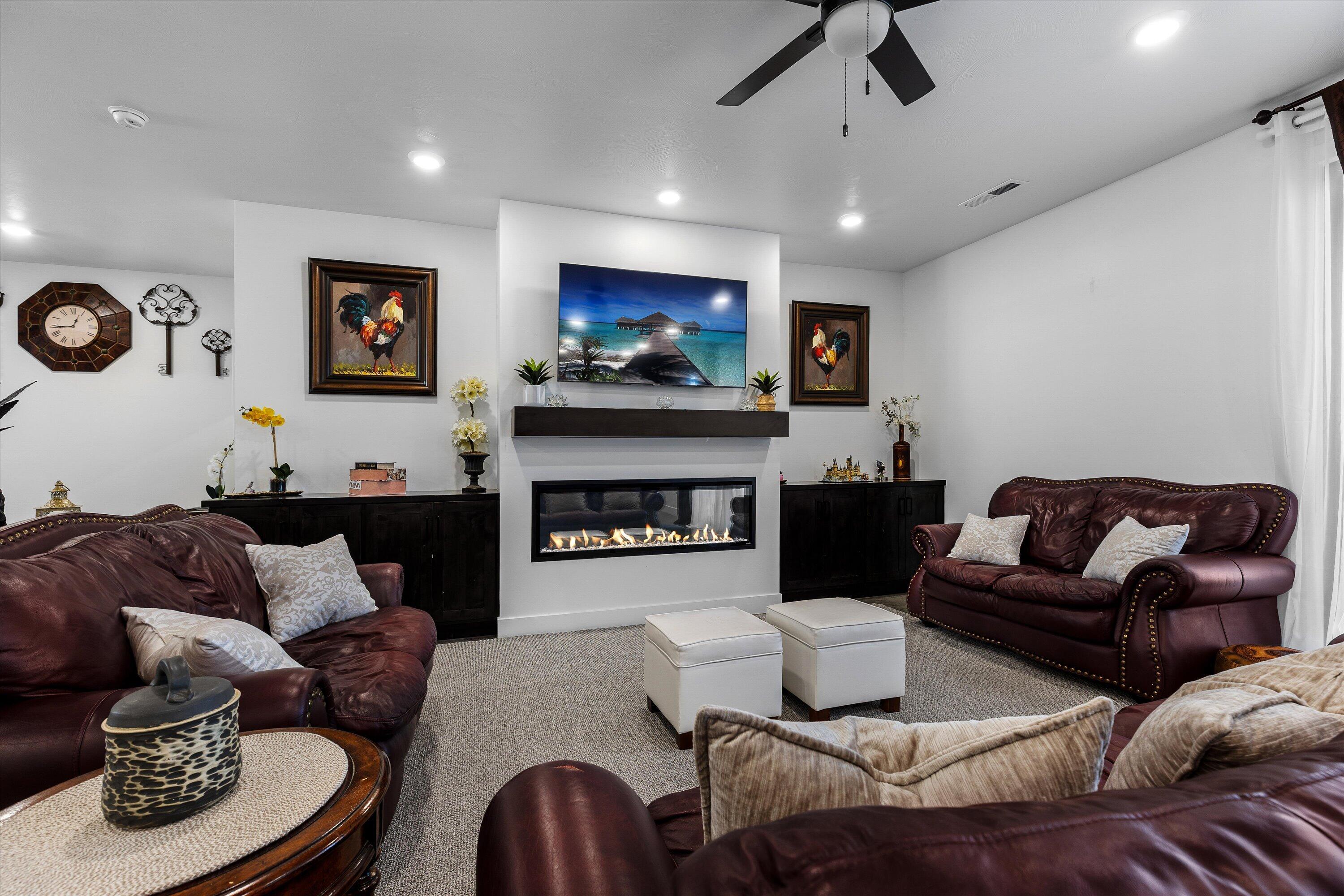 MAJESTIC HILLS - Residential
