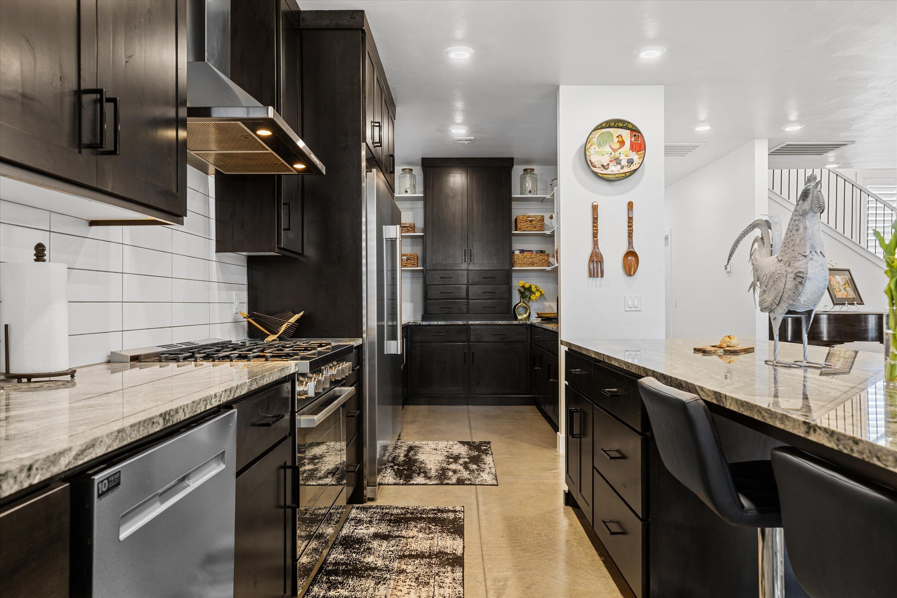 MAJESTIC HILLS - Residential