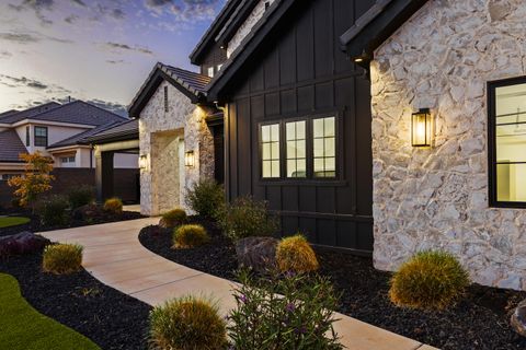 Tiny photo for 697 E Margarita Way, Washington, UT 84780 (MLS # 25-265908)