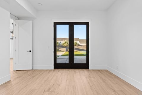 Tiny photo for 697 E Margarita Way, Washington, UT 84780 (MLS # 25-265908)