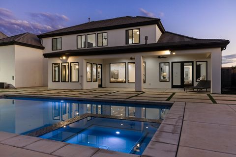 Tiny photo for 697 E Margarita Way, Washington, UT 84780 (MLS # 25-265908)