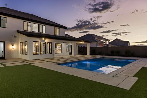 Tiny photo for 697 E Margarita Way, Washington, UT 84780 (MLS # 25-265908)