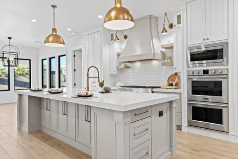 Tiny photo for 697 E Margarita Way, Washington, UT 84780 (MLS # 25-265908)