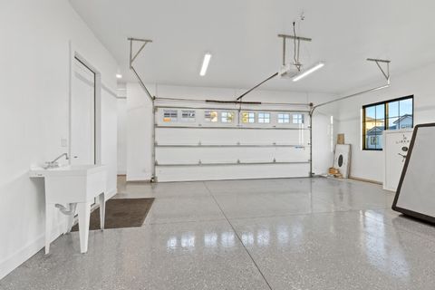 Tiny photo for 697 E Margarita Way, Washington, UT 84780 (MLS # 25-265908)
