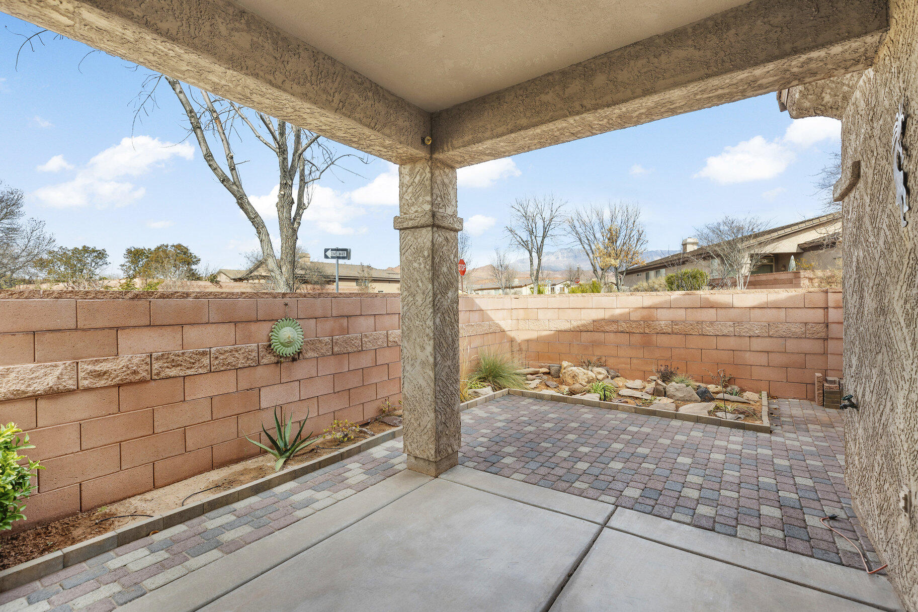 CORAL CANYON - Residential