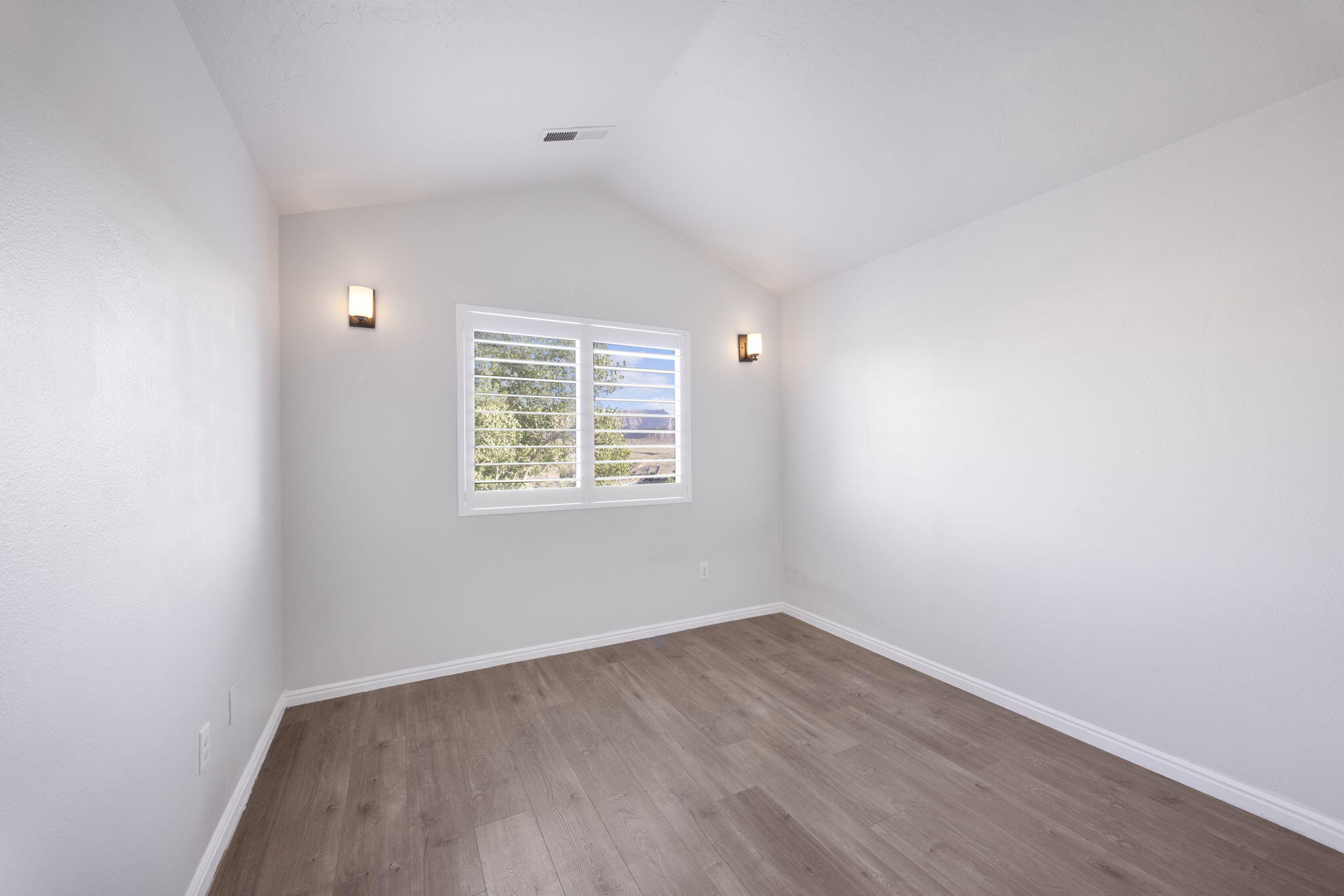 DESERT GARDEN ESTATES - Residential