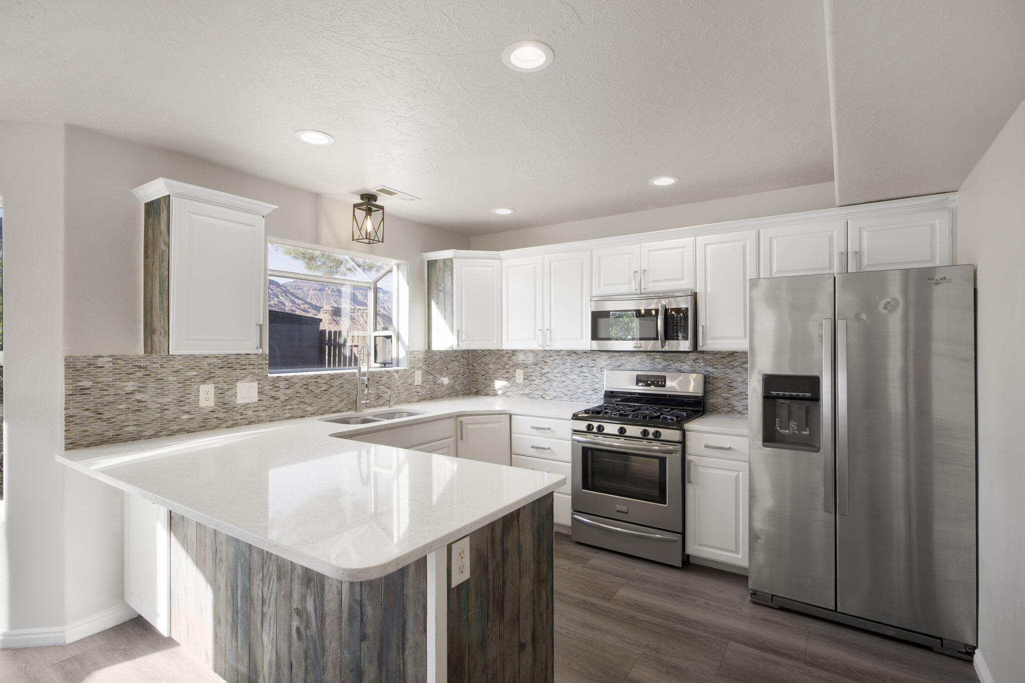 DESERT GARDEN ESTATES - Residential