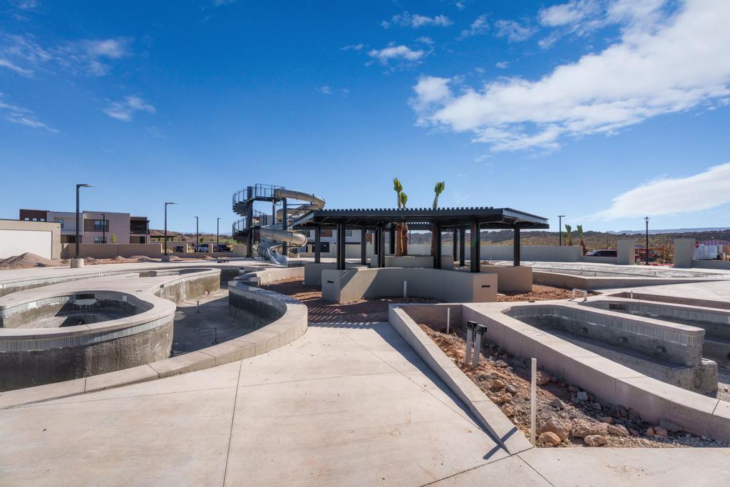 ISLAND AT CORAL CANYON - Residential