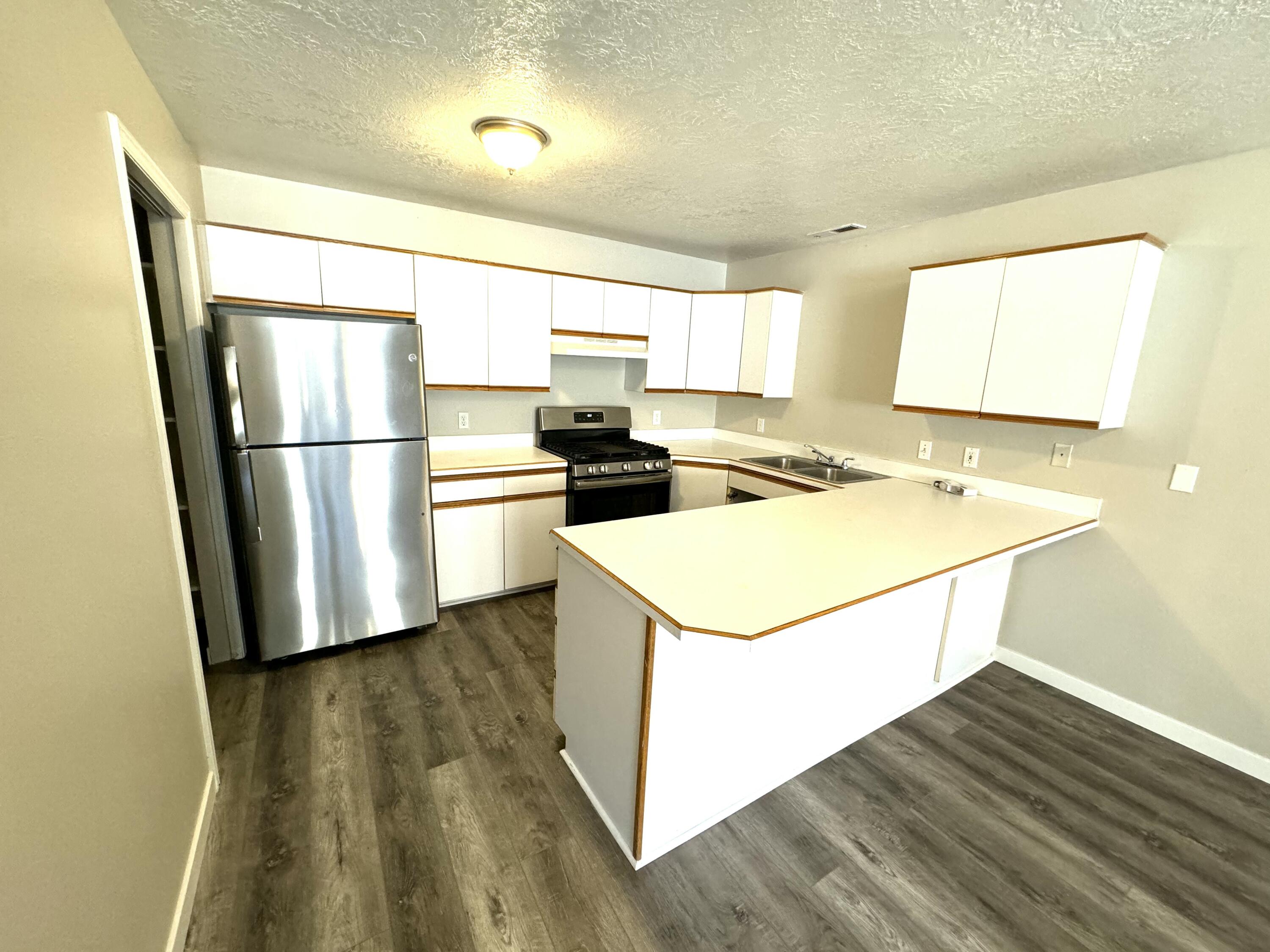 SPANISH GARDENS - Residential