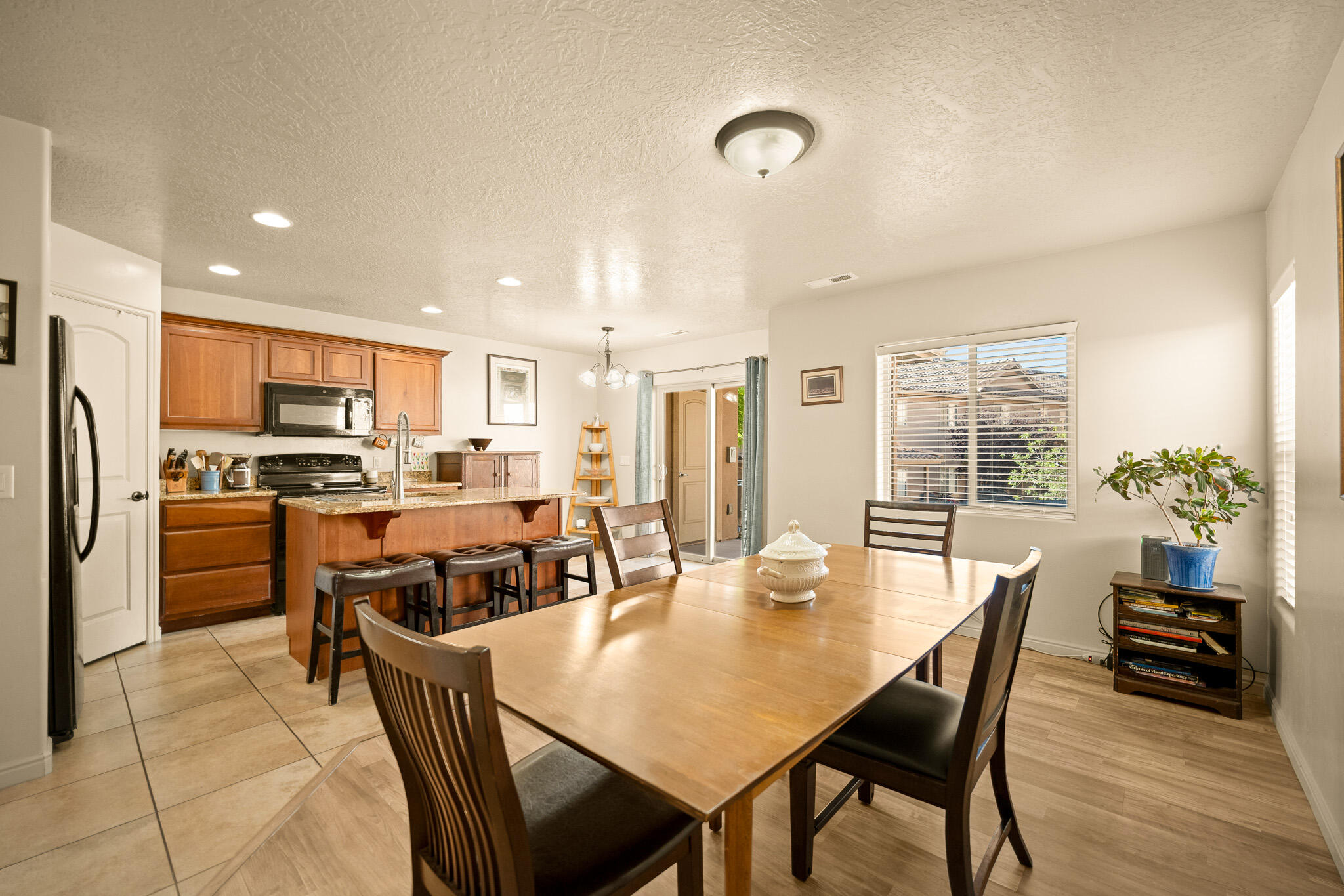 COTTAGES AT FOSSIL HILLS - Residential