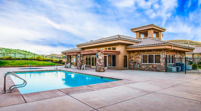 COTTAGES AT FOSSIL HILLS - Residential