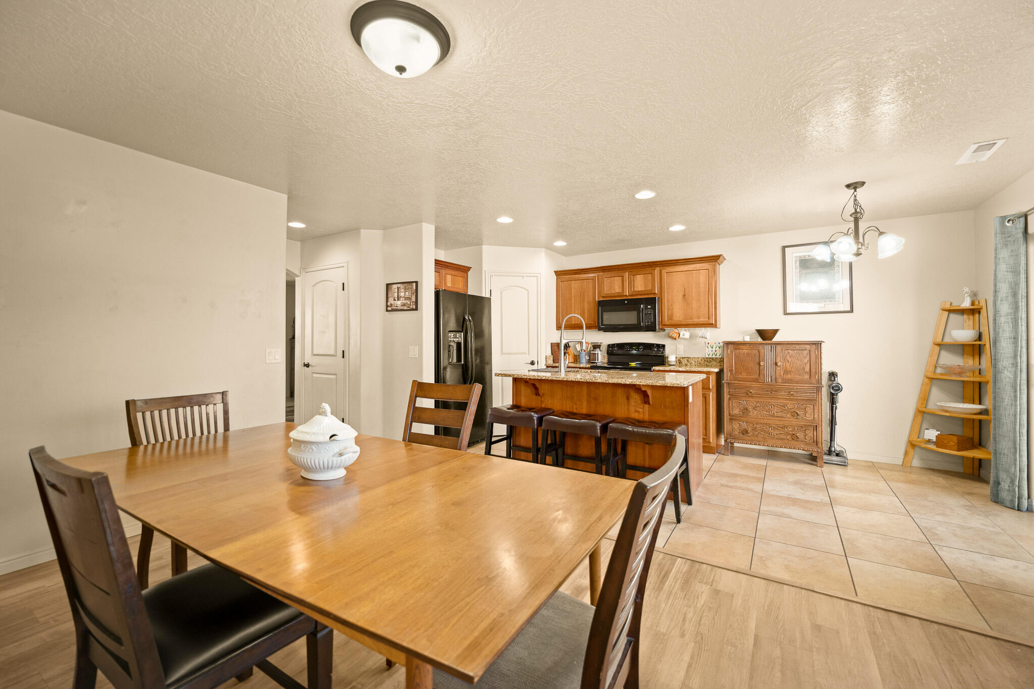 COTTAGES AT FOSSIL HILLS - Residential