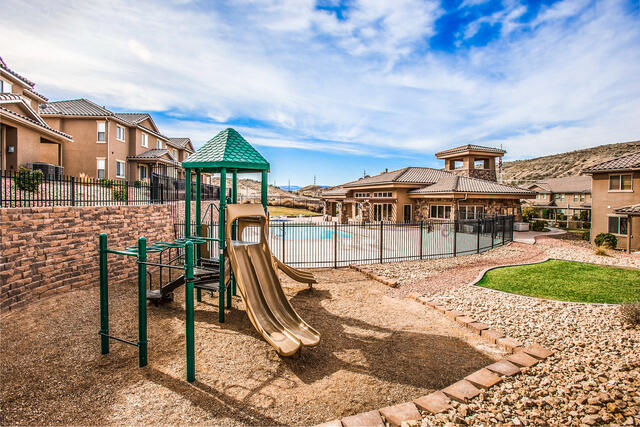 COTTAGES AT FOSSIL HILLS - Residential