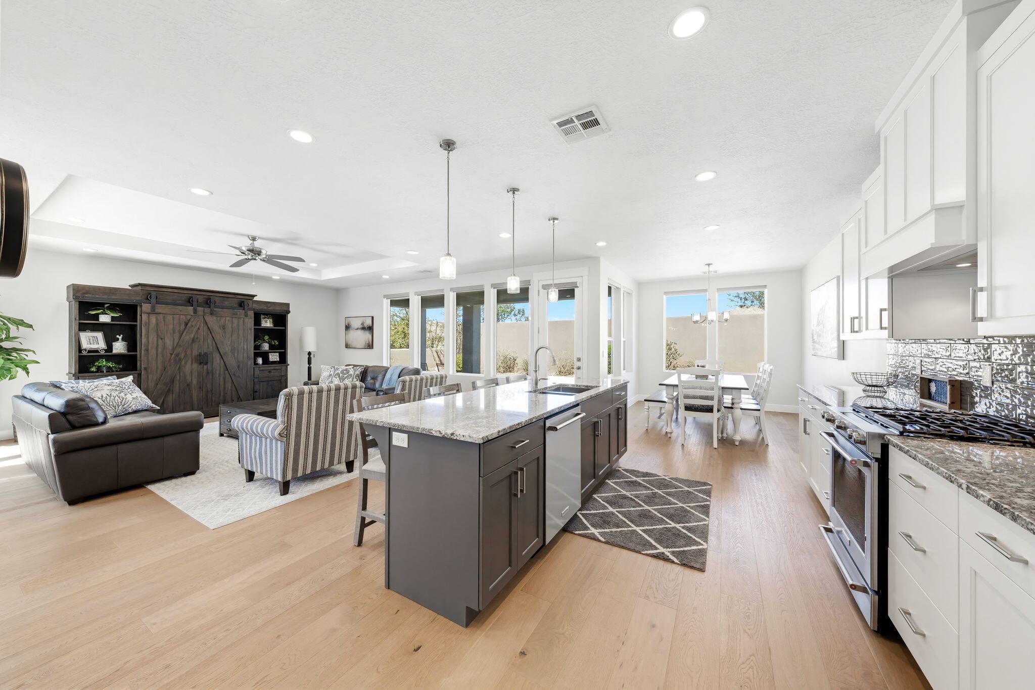 LEDGES OF ST GEORGE - Residential