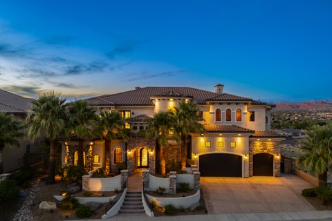 Photo of 2024 W 450 S CIR, Saint George, UT 84770 (MLS # 26-276959)