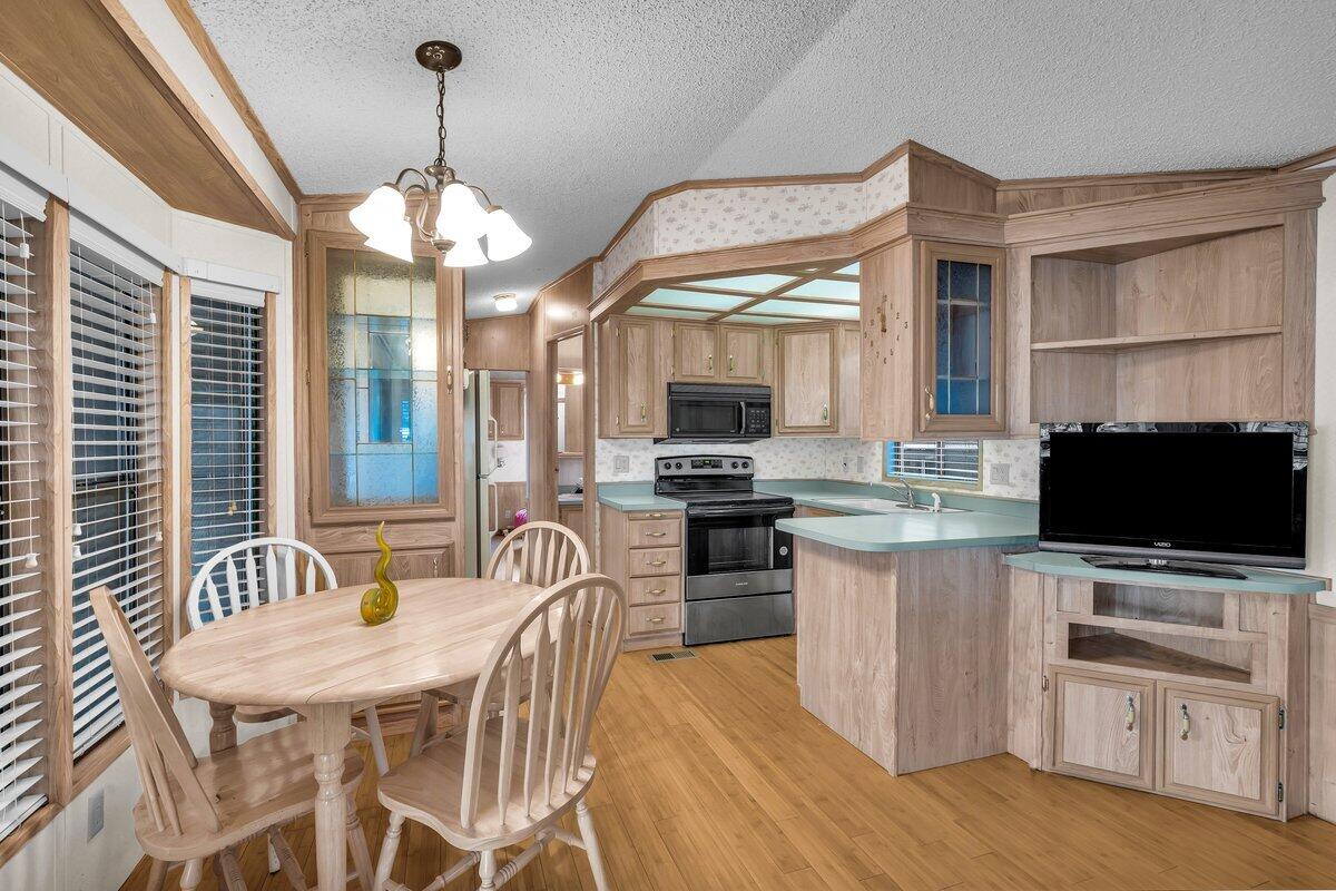 DIXIE DOWNS RV RESORT - Residential