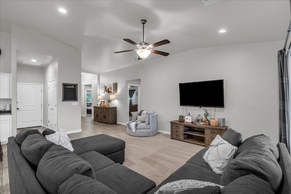 SUGAR PLUM IN THE FIELDS - Residential