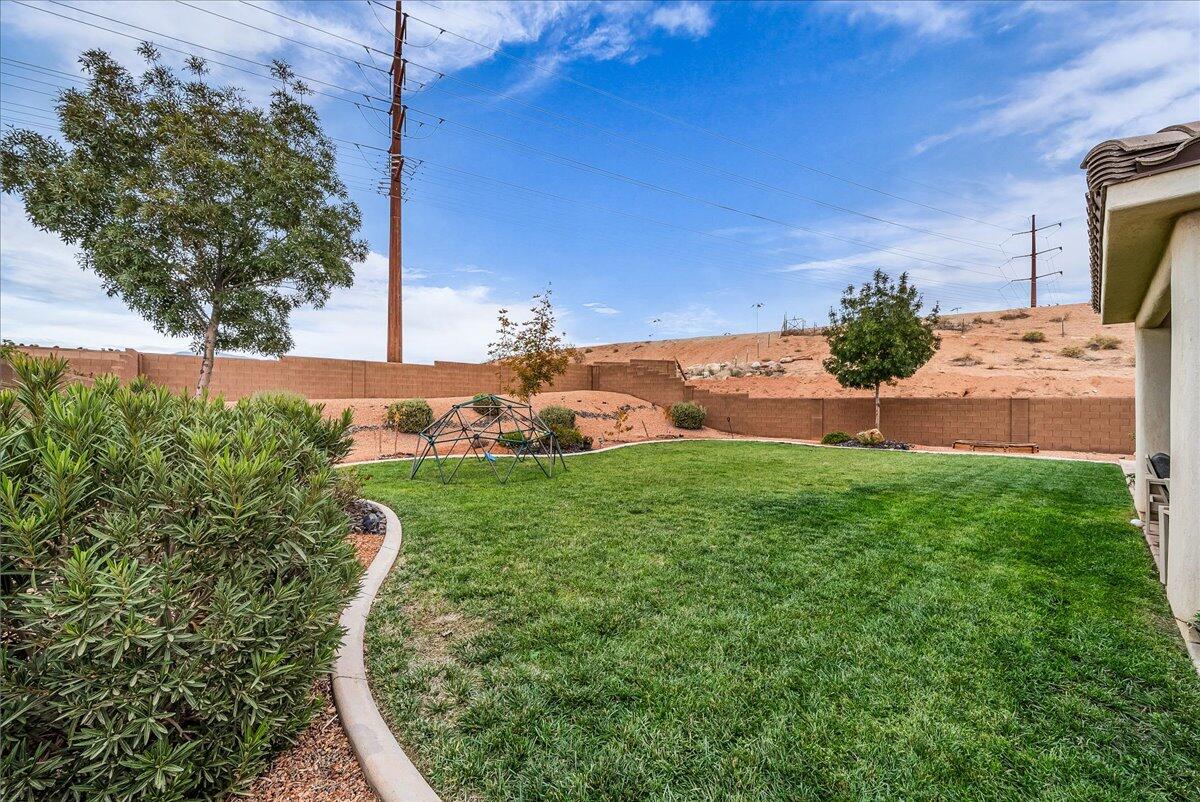 SUGAR PLUM IN THE FIELDS - Residential