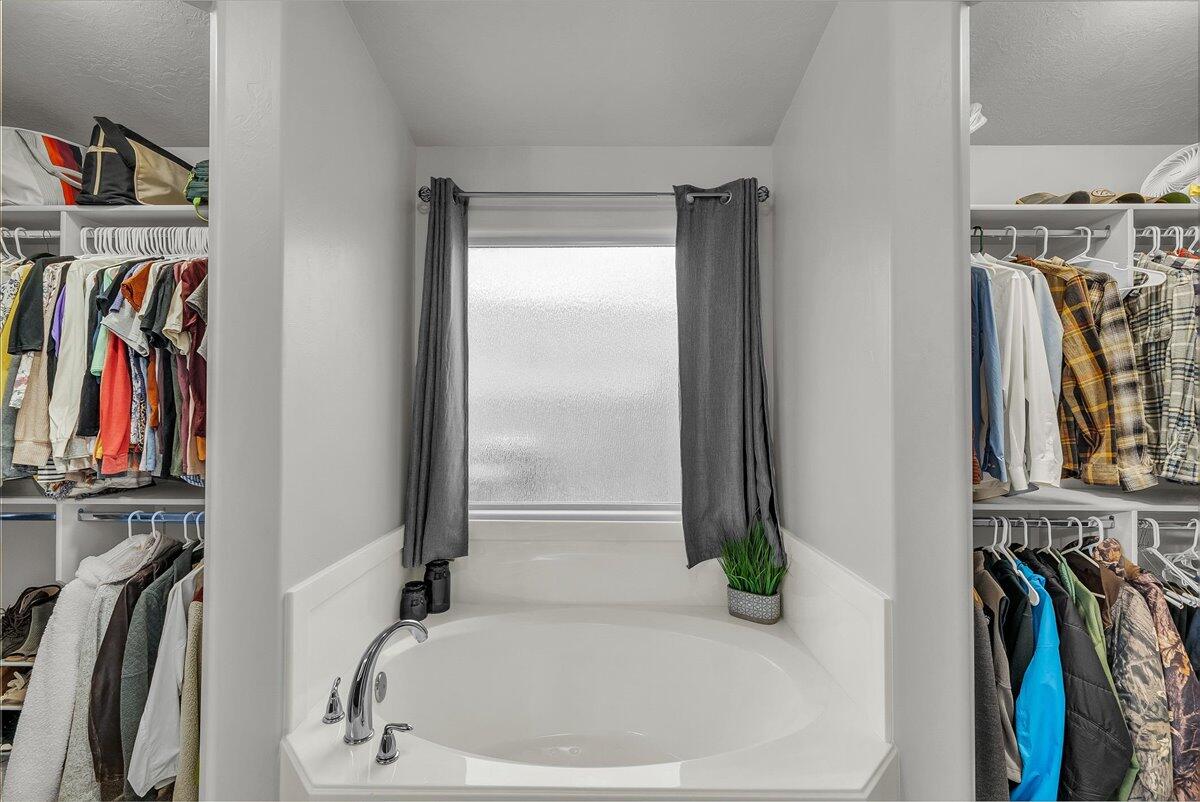 SUGAR PLUM IN THE FIELDS - Residential