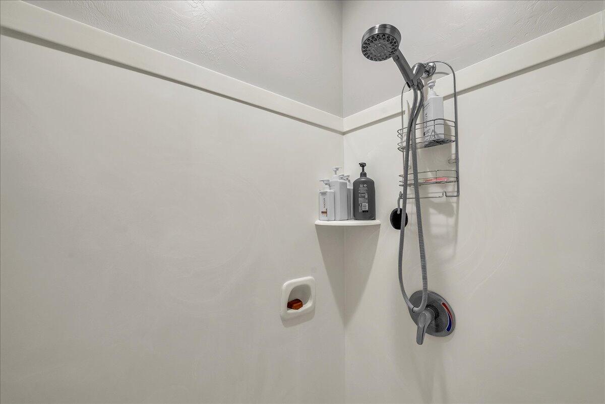 SUGAR PLUM IN THE FIELDS - Residential