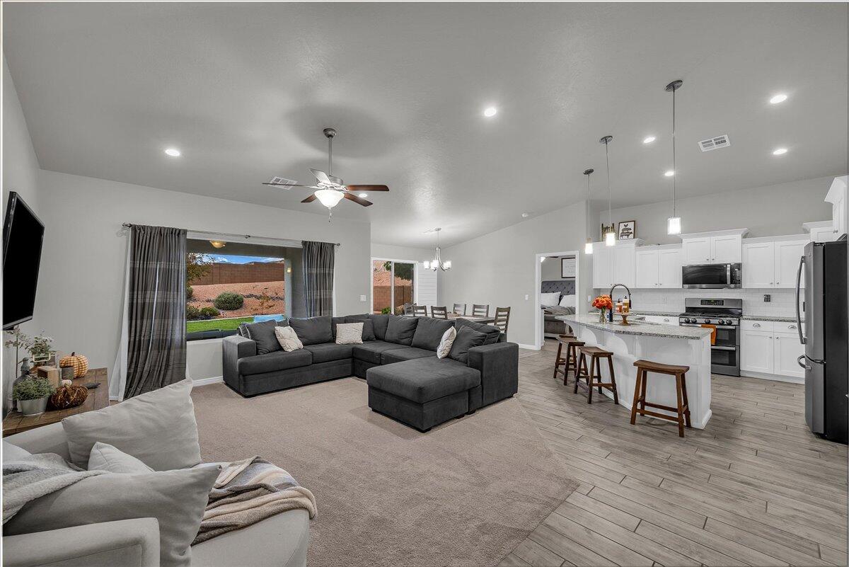 SUGAR PLUM IN THE FIELDS - Residential