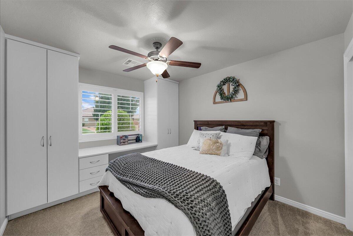 SUGAR PLUM IN THE FIELDS - Residential