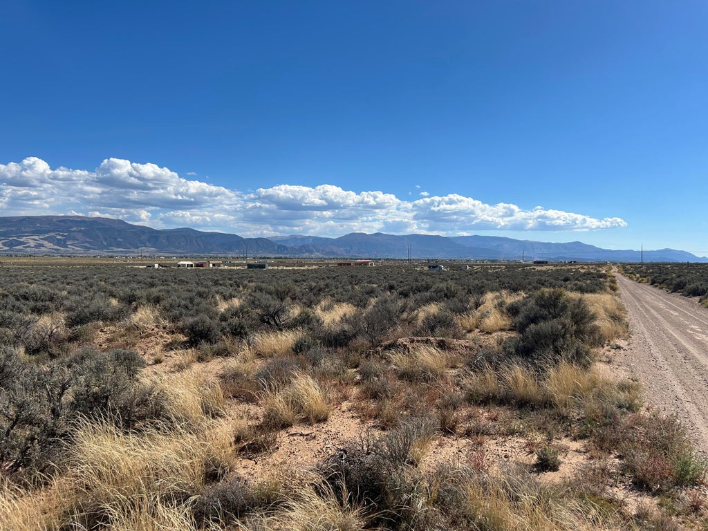 Photo of 7232 N 3850 W, Cedar City, UT 84721 (MLS # 26-276974)