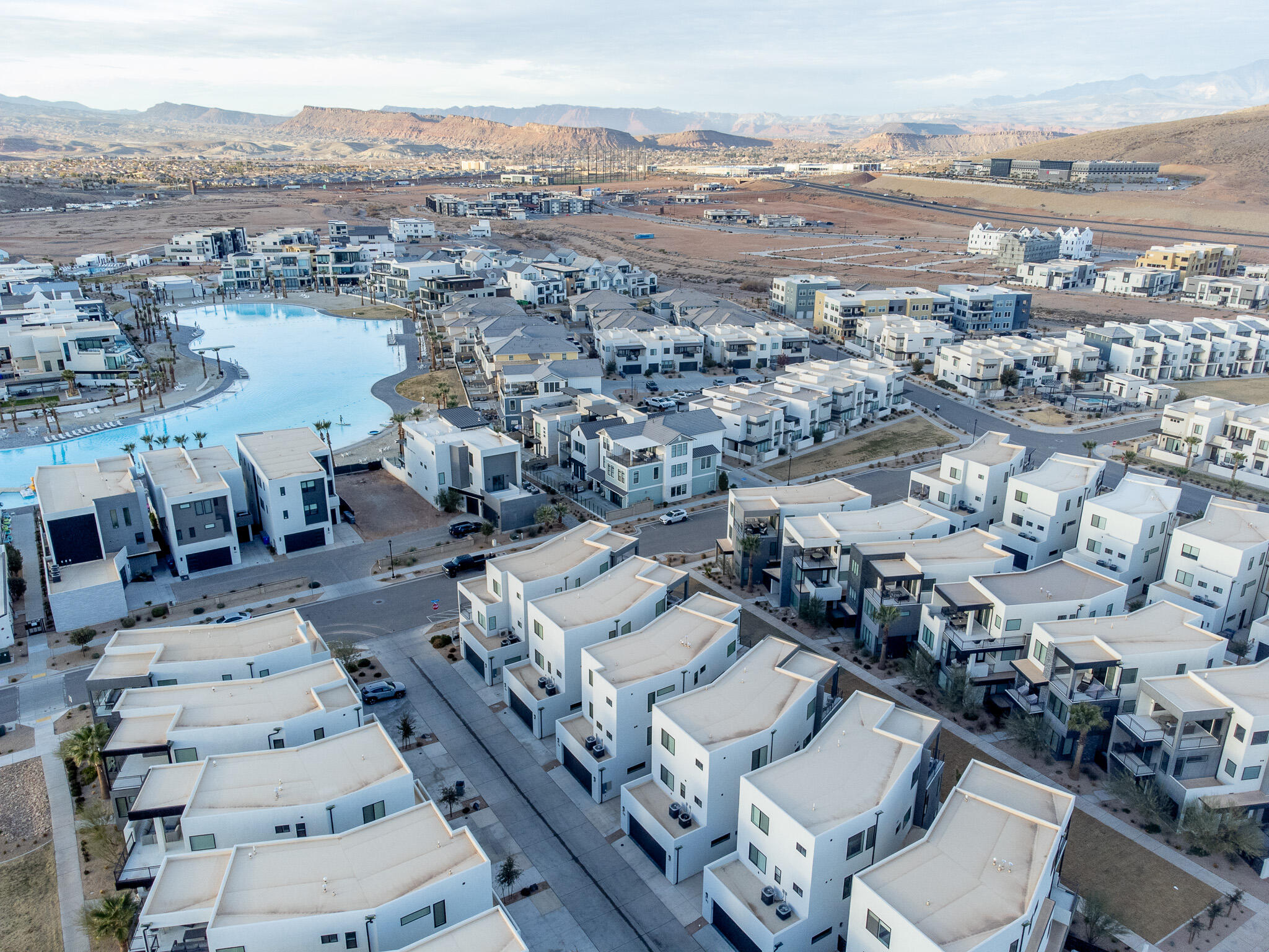 DESERT COLOR RESORT - Residential