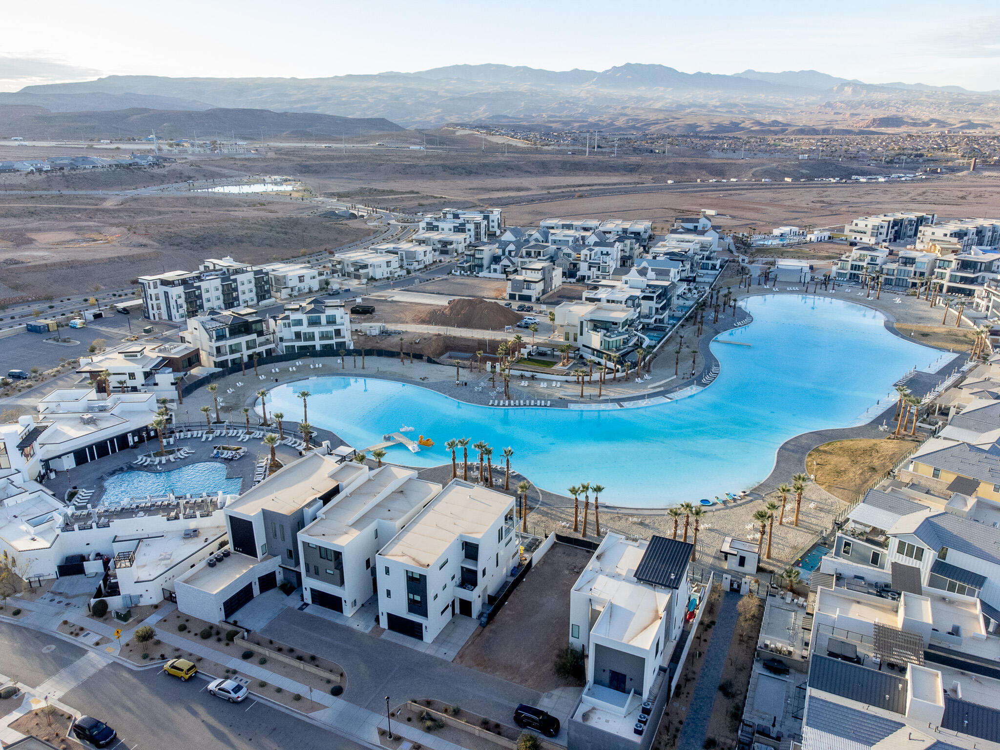 DESERT COLOR RESORT - Residential