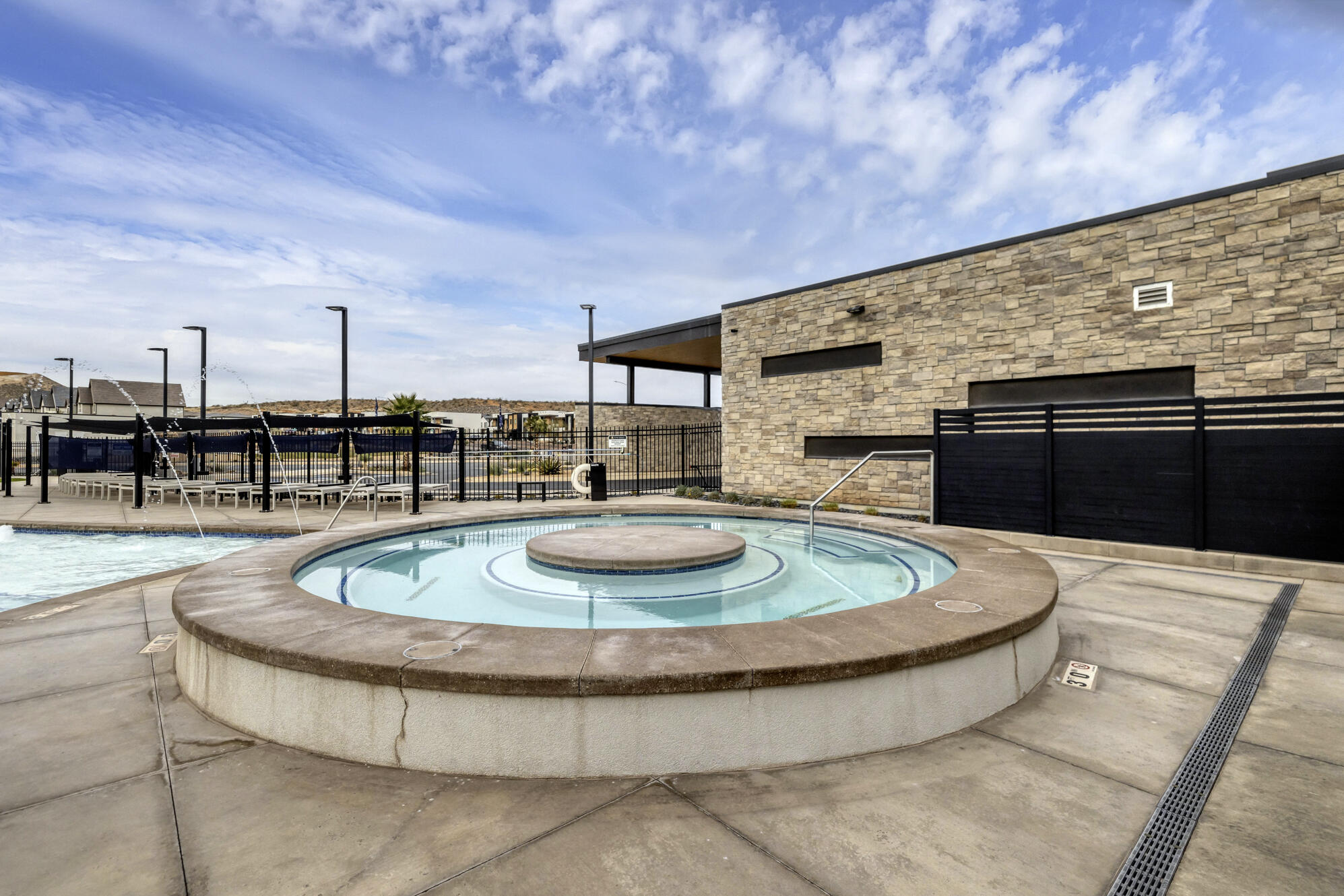 LABYRINTH PT AT LG VALLEY - Residential