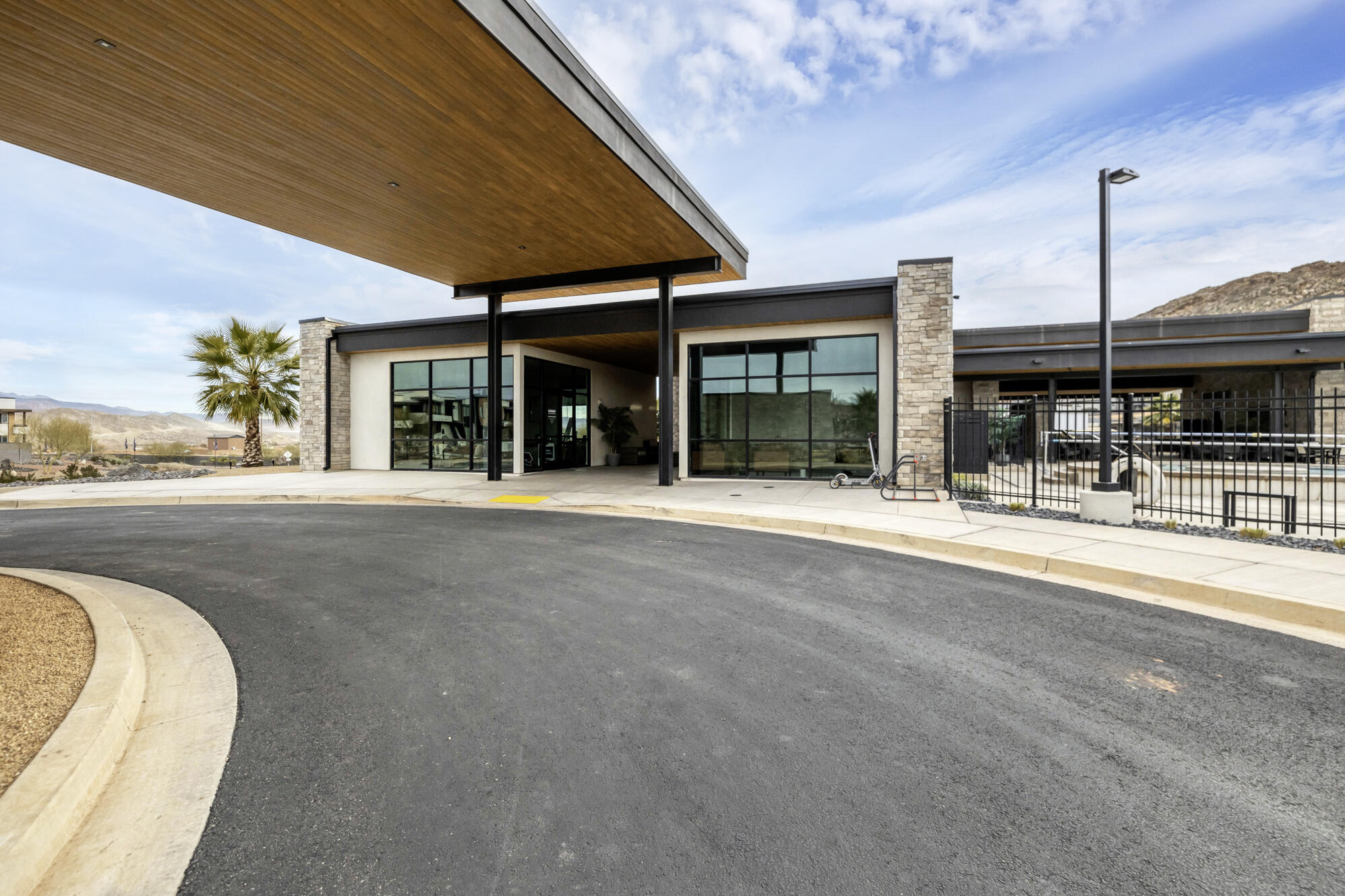 LABYRINTH PT AT LG VALLEY - Residential