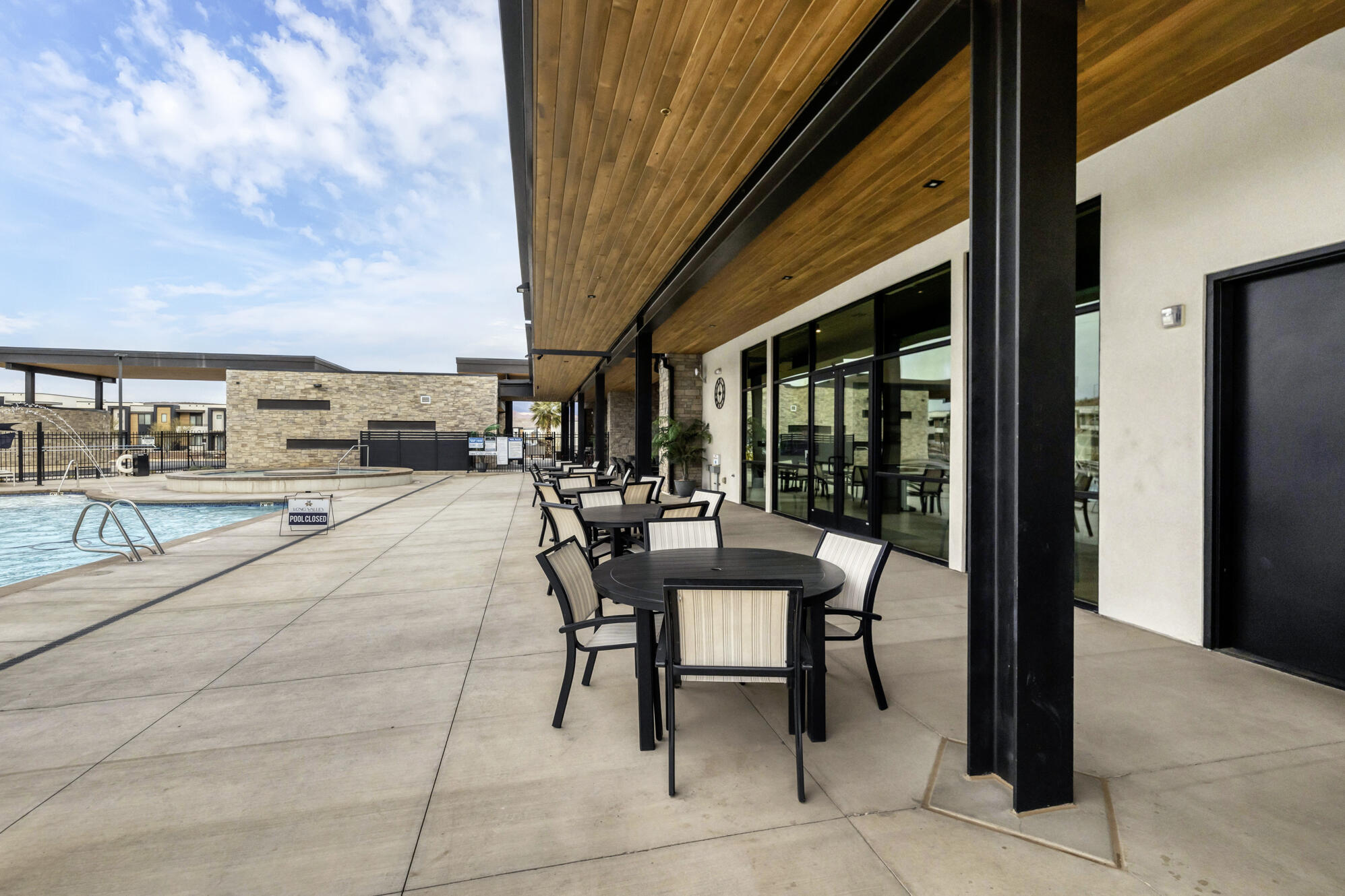 LABYRINTH PT AT LG VALLEY - Residential