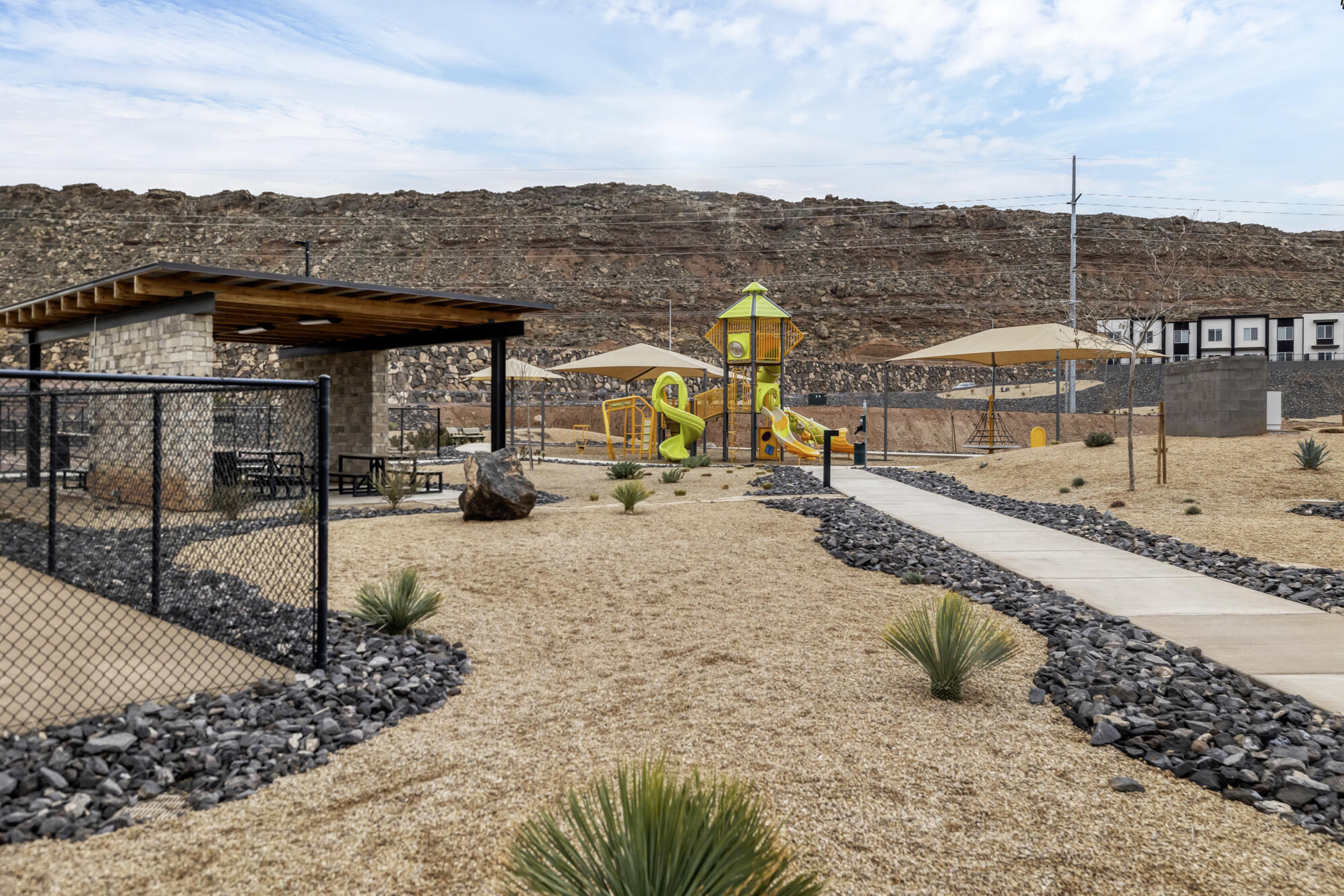 LABYRINTH PT AT LG VALLEY - Residential