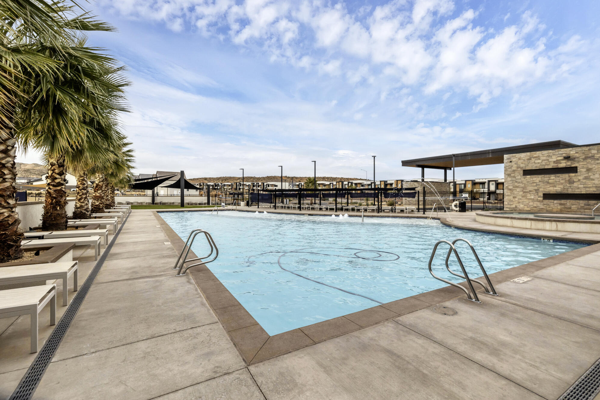 LABYRINTH PT AT LG VALLEY - Residential