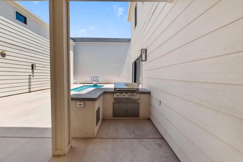 Tiny photo for 1444 S Regent Park RD, Hurricane, UT 84737 (MLS # 26-276968)