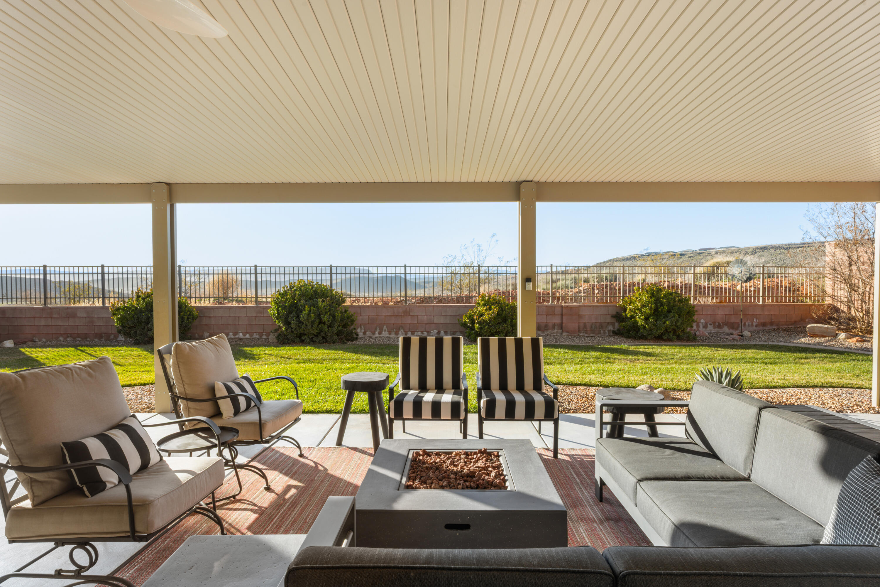 CORAL CANYON - Residential