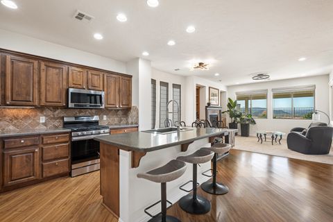 Tiny photo for 2948 E SLICK ROCK RD, Washington, UT 84780 (MLS # 26-268602)