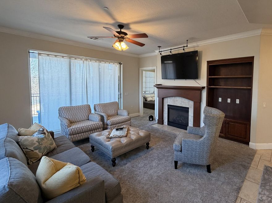 Charming 3 bedroom 2 bathroom condo located in St. George. Perfect location for your outdoor enthusiast but also your downtown city lover. Close to shopping, restaurant and local trails. Home offers granite countertops throughout. Cozy fireplace and big, open windows for natural lighting. A must see! Call for a showing today!